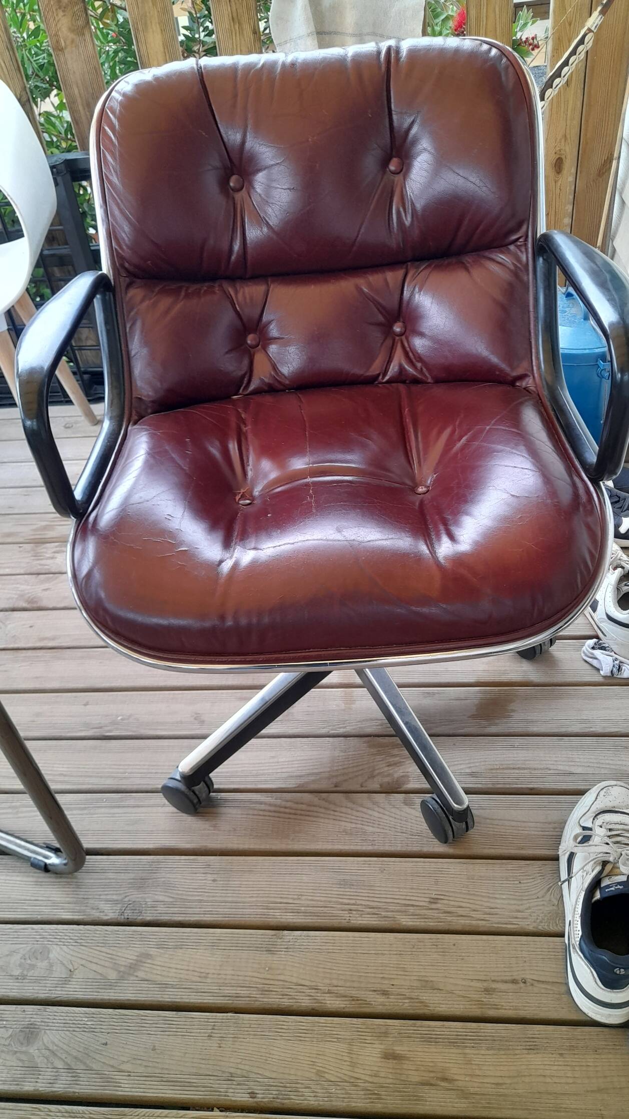 Knoll armchair
