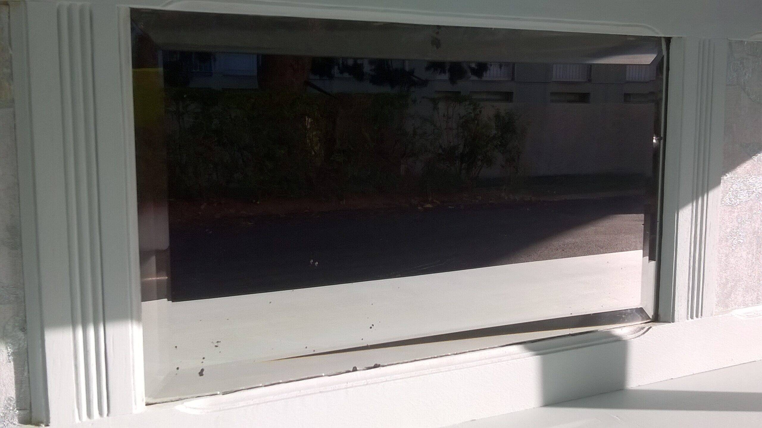 1930s sideboard/china cabinet. - Vintage sideboards and buffets