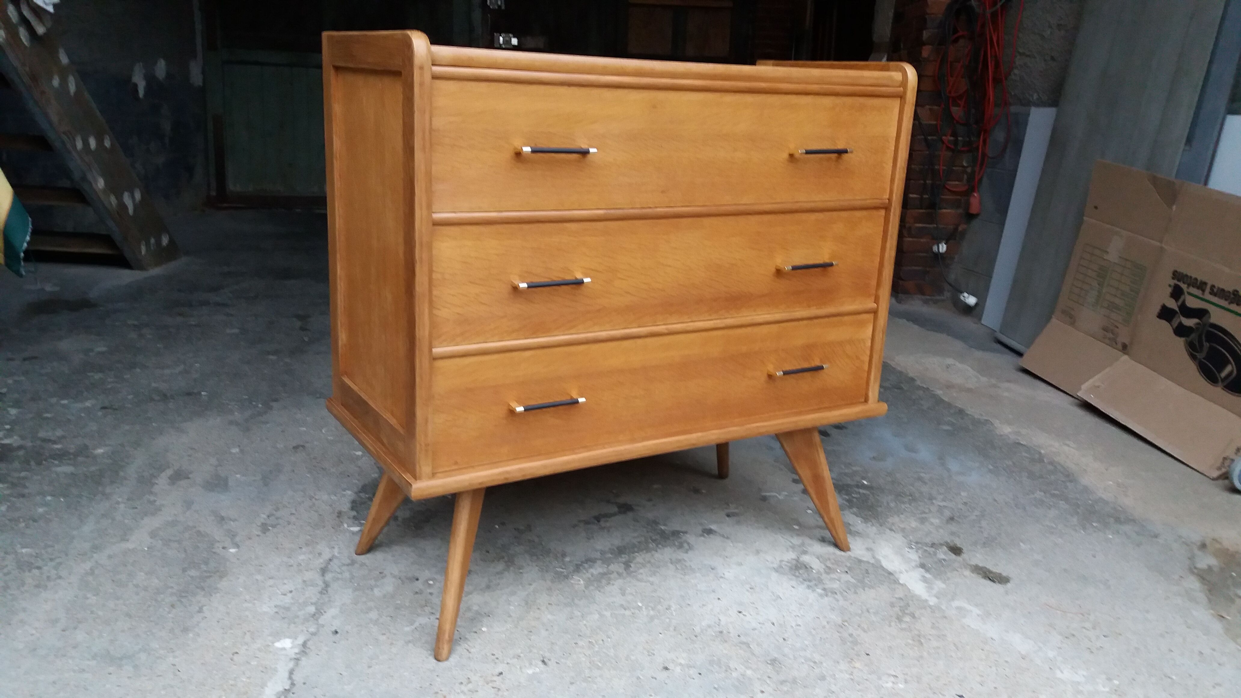Chest of drawers feet compass 1950.
