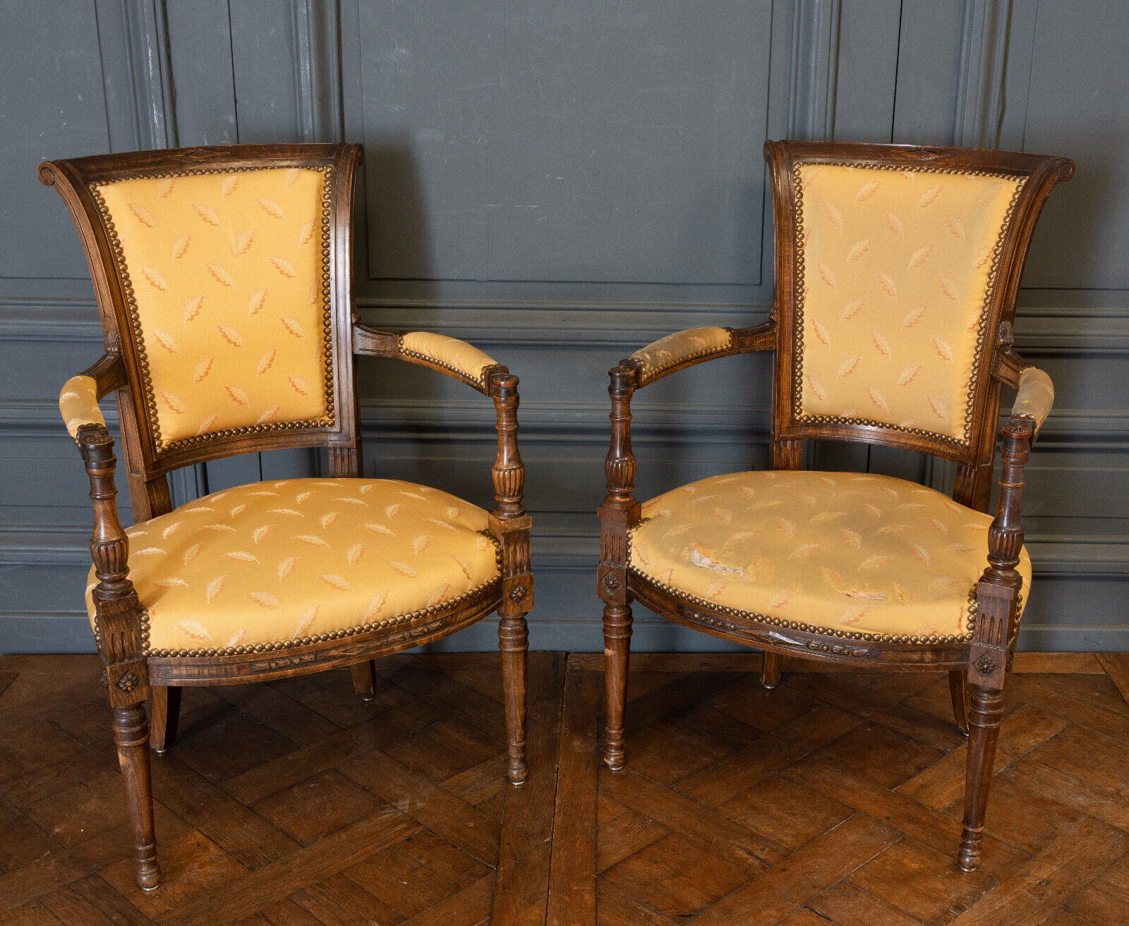Pair of convertibles of the Directoire in walnut early nineteenth