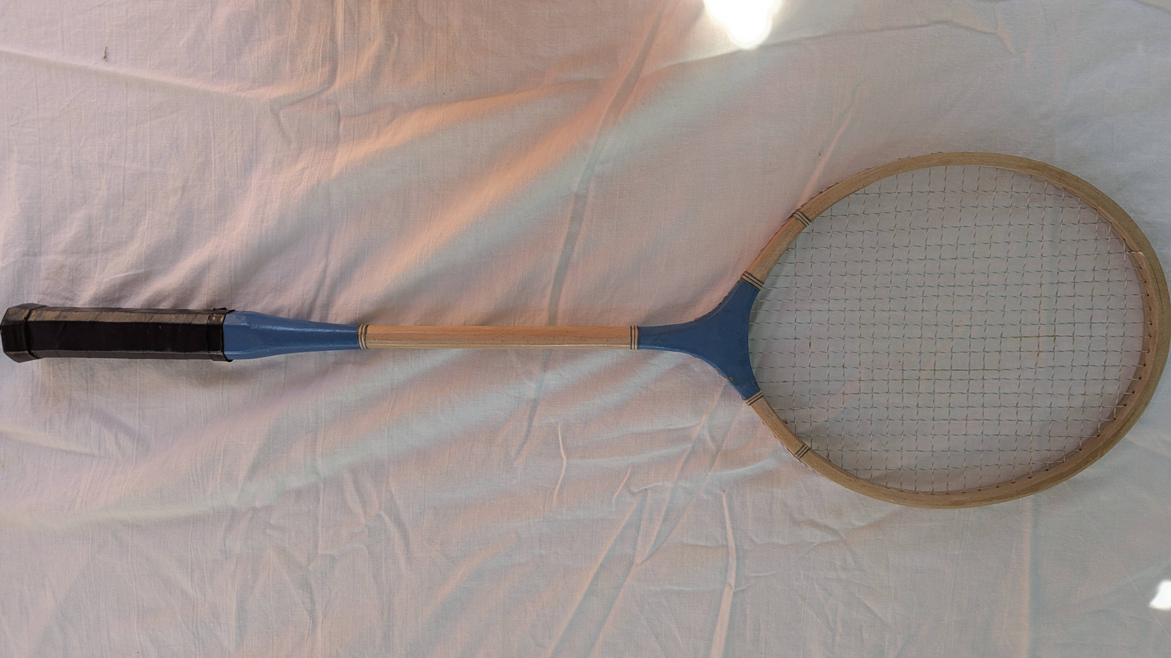 Vintage Flash complete badminton set – as new condition.