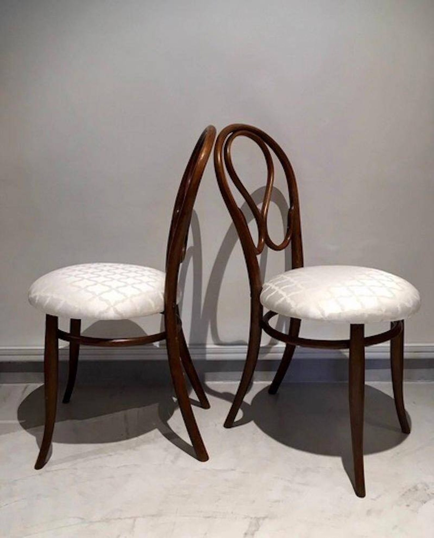 Paire de chaises August Thonet en bois courbé par Thonet Bros