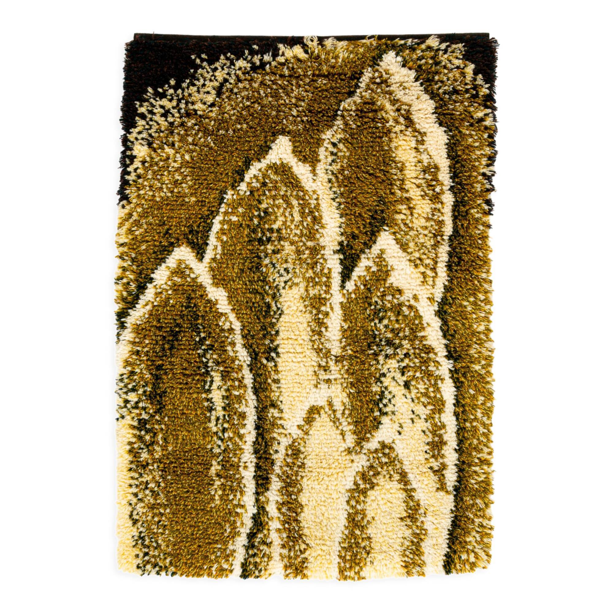 Scandinavian 20th century modern long pile rug, 160 x 110 cm (63 x 43 in)