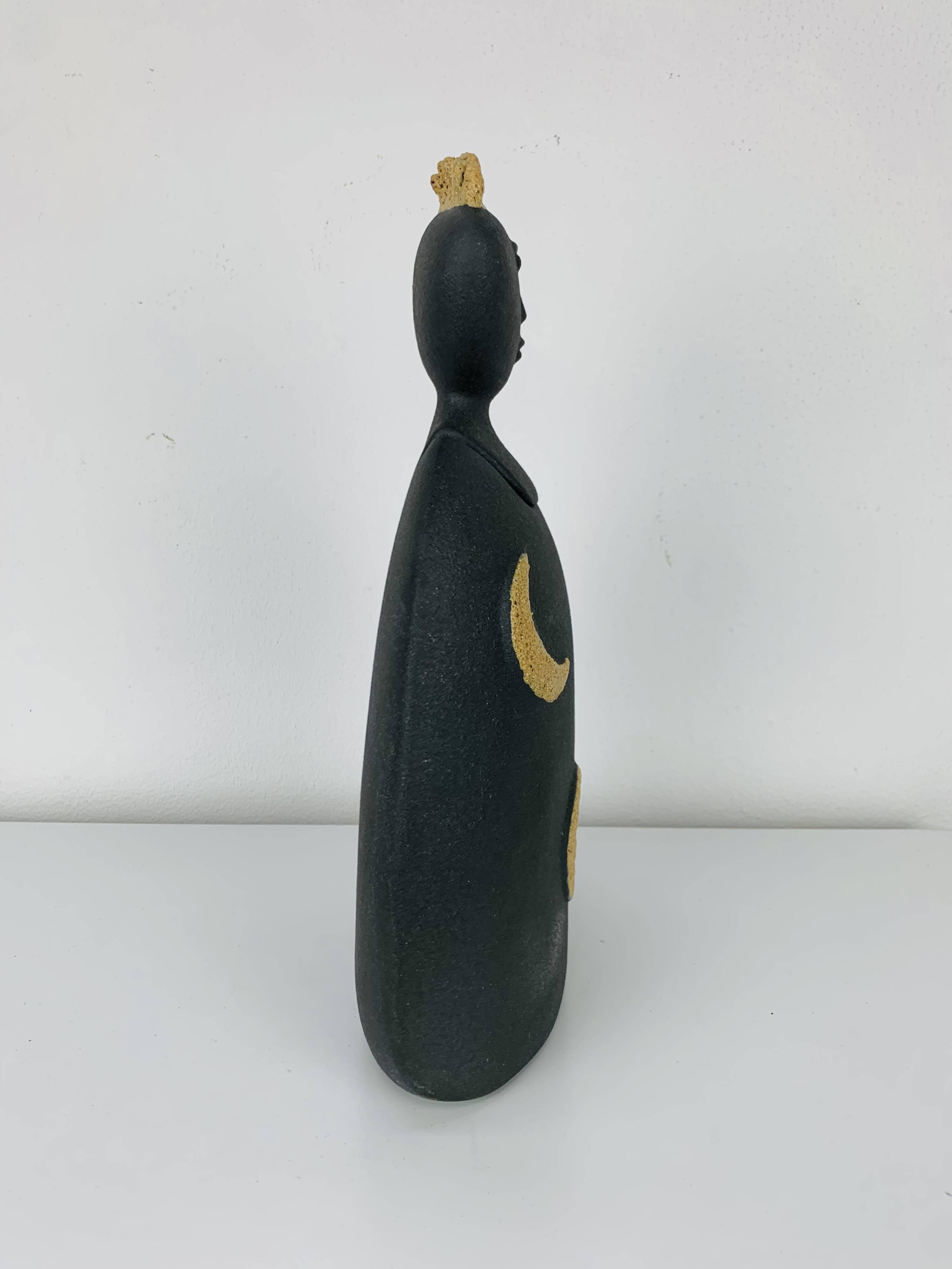 Anthropomorphic ceramic sculpture