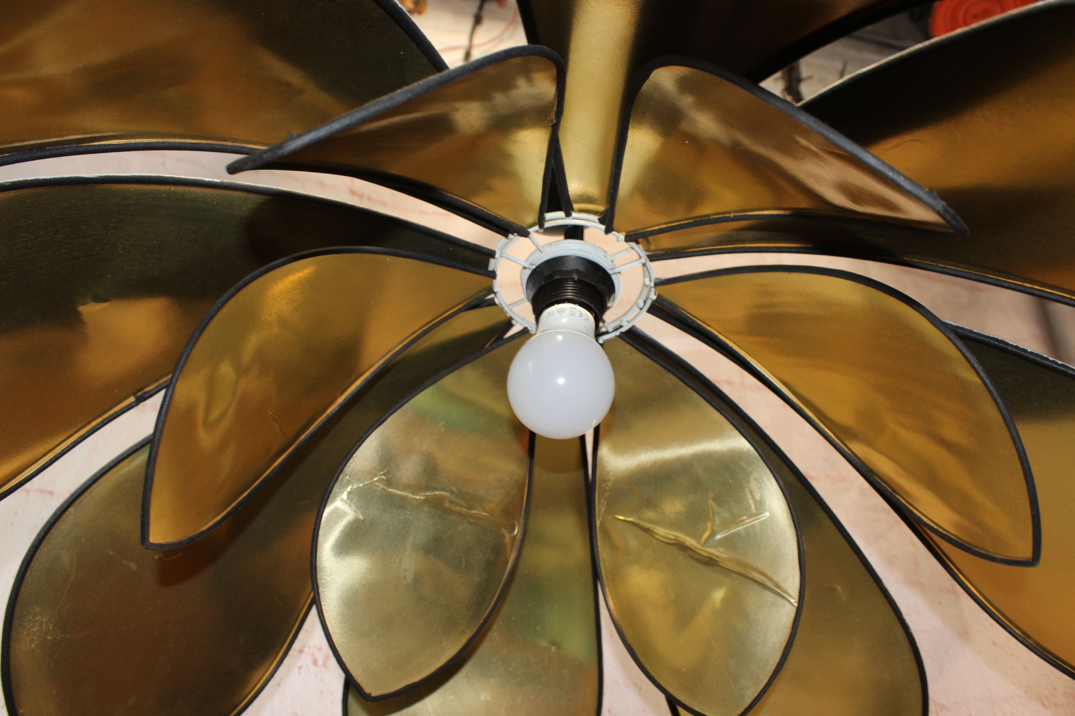 Suspension fleur de lotus robert de schuytener