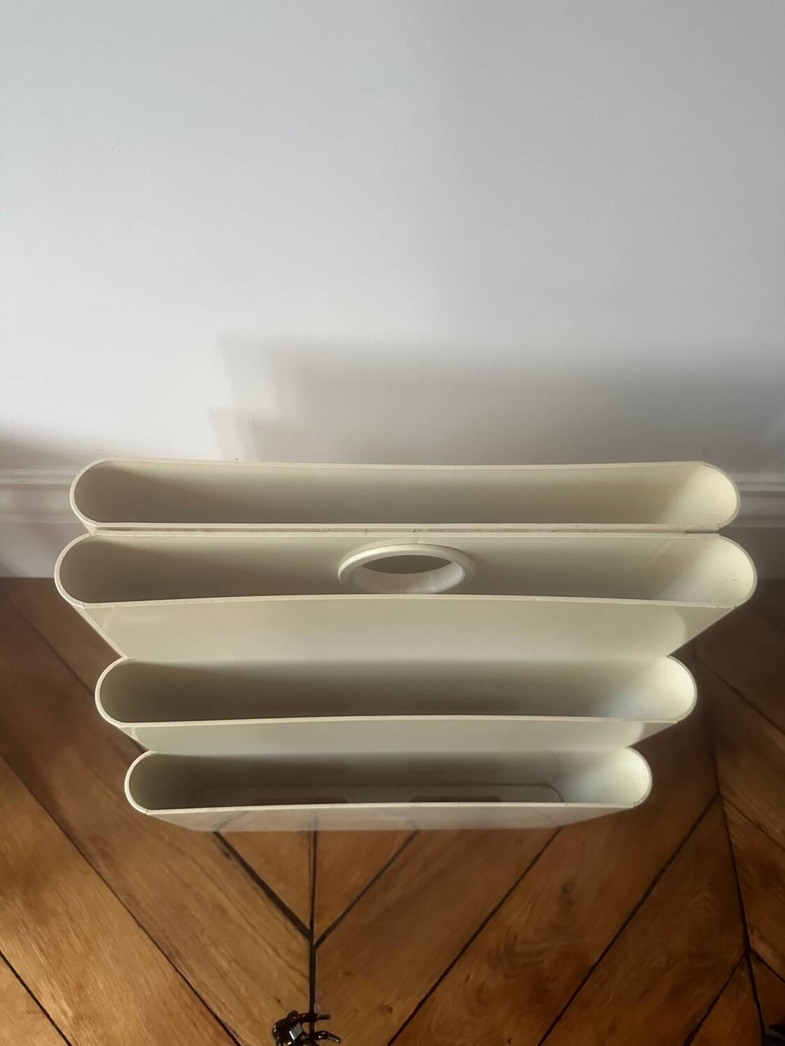 Kartell Guitton stoppino newspaper rack