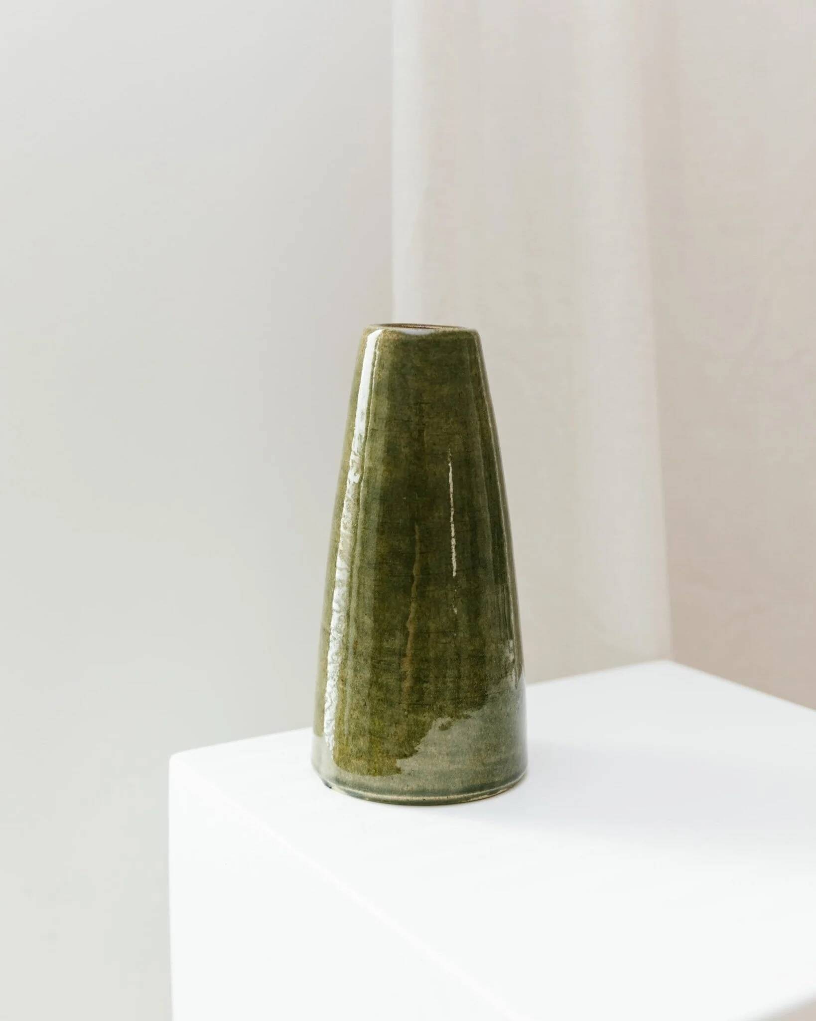 Olive Green Ceramic Vase by VEB Coswig Keramik – East German Mid-Century 70s