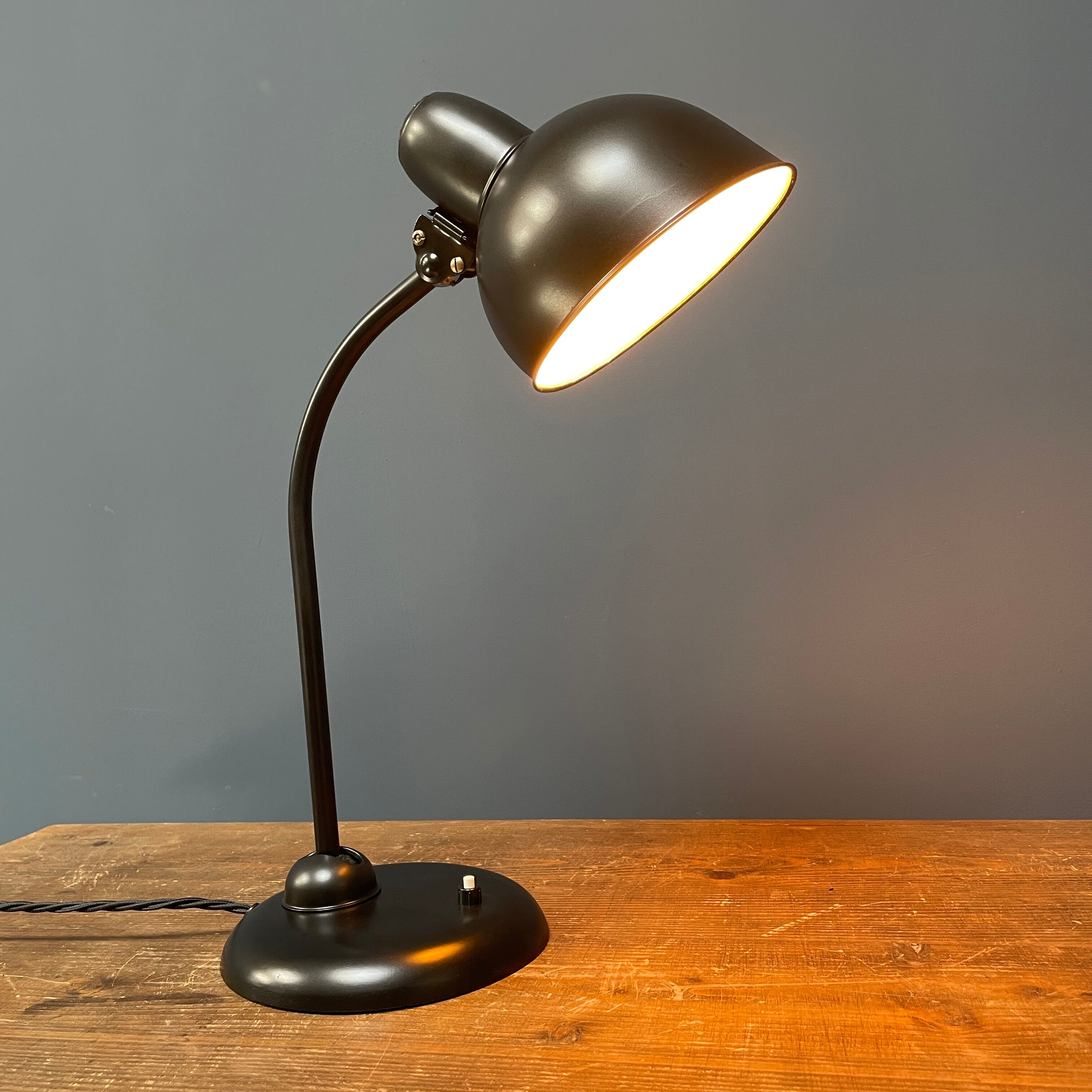 Early kaiser Jdell desk or table lamp model 6556 from the 1930s