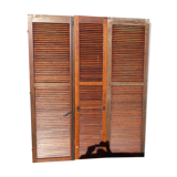 Set of 3 louvered shutters