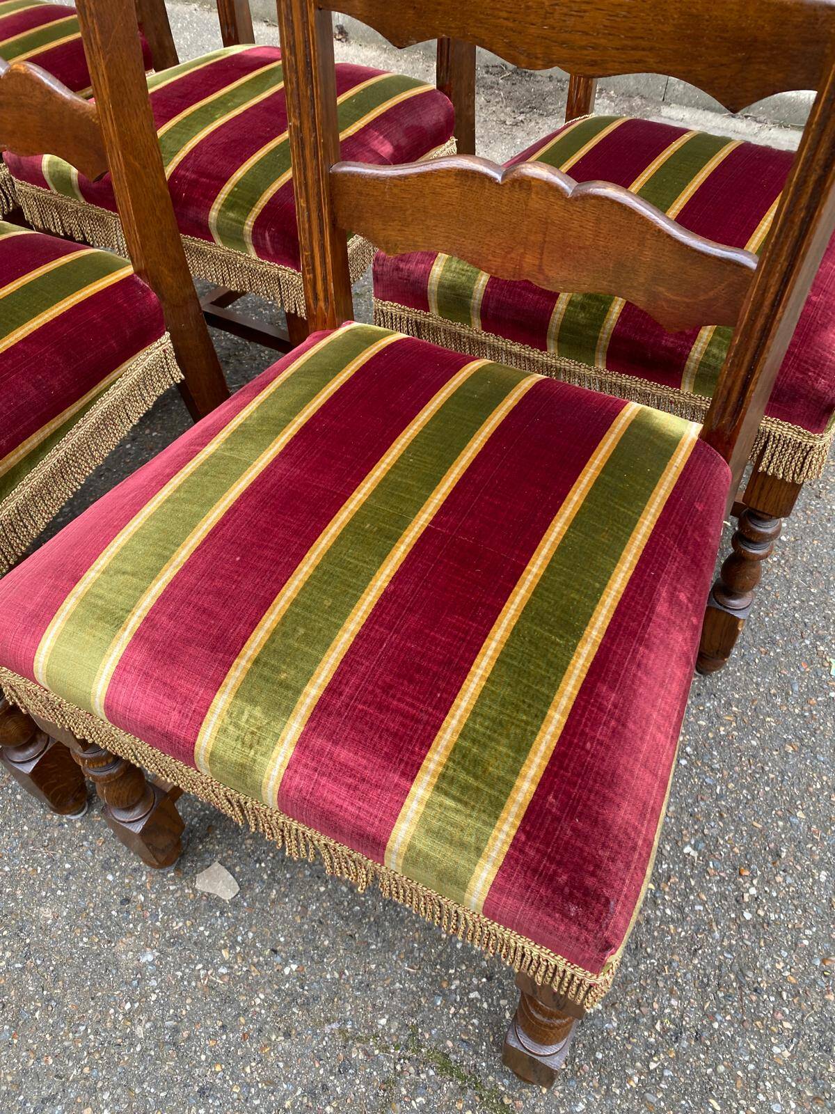 6 Louis XIII dining chairs in solid wood and burgundy velvet.