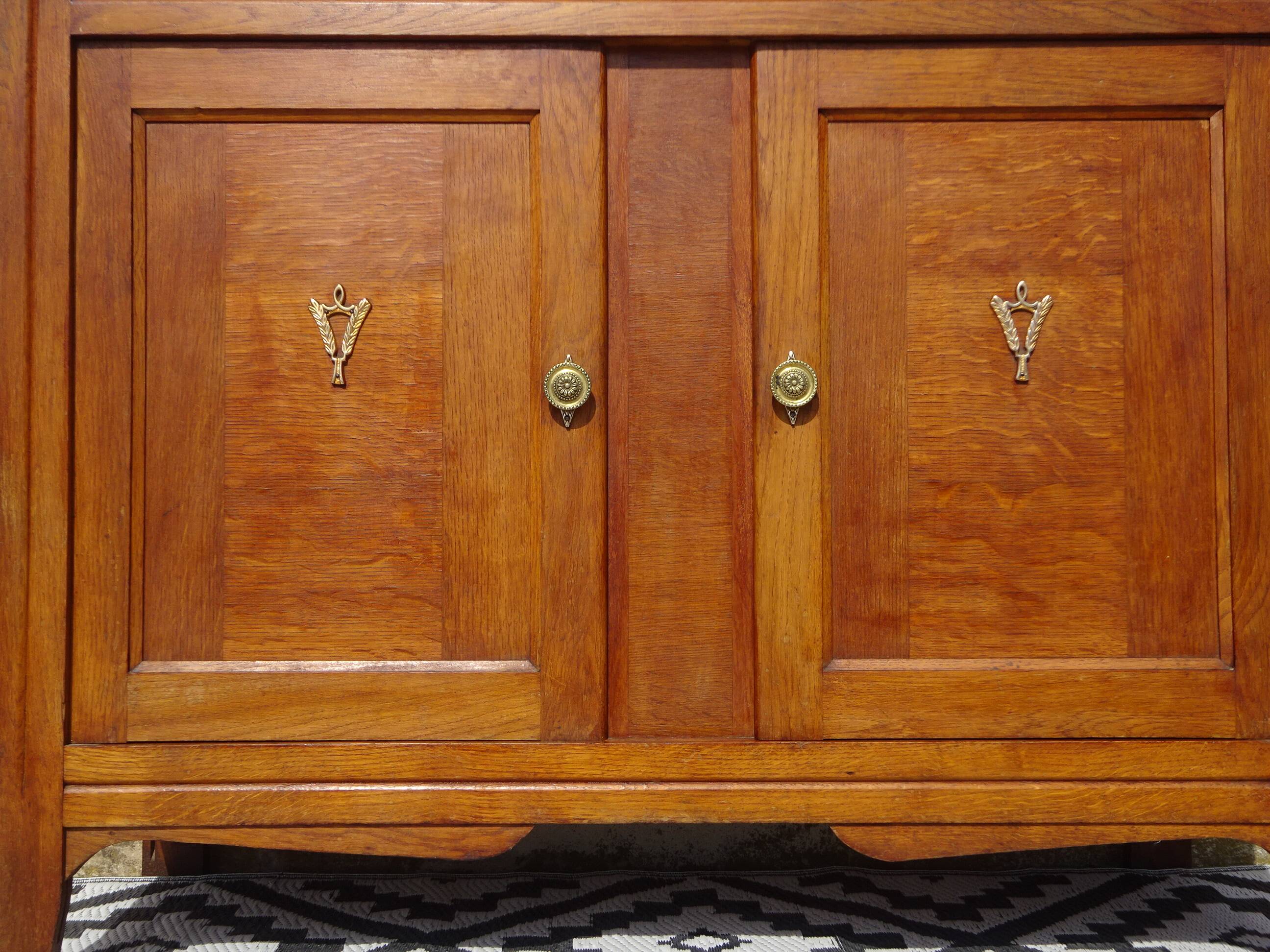 Vintage buffet in light and black oak