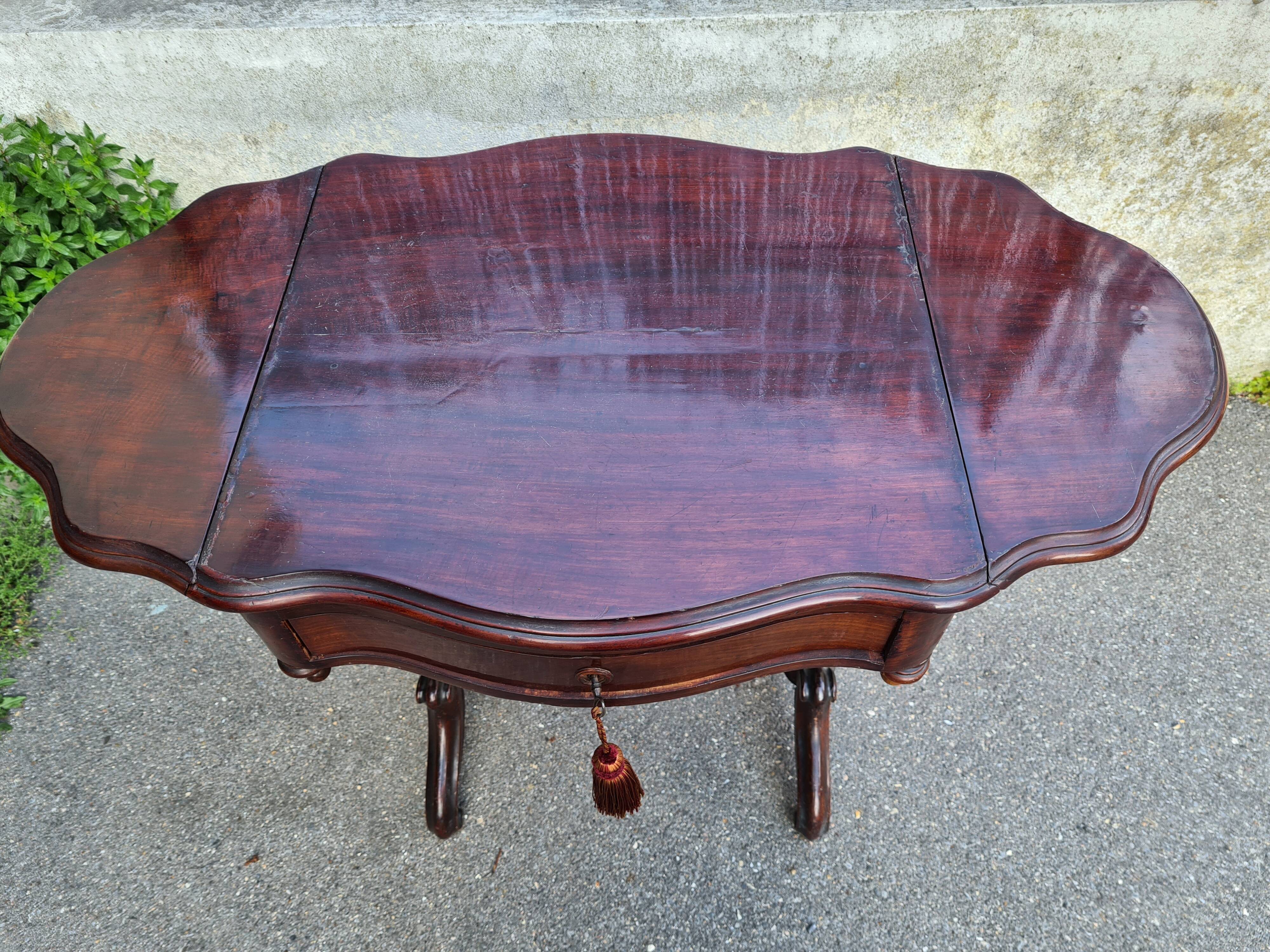Mahogany N3 side table