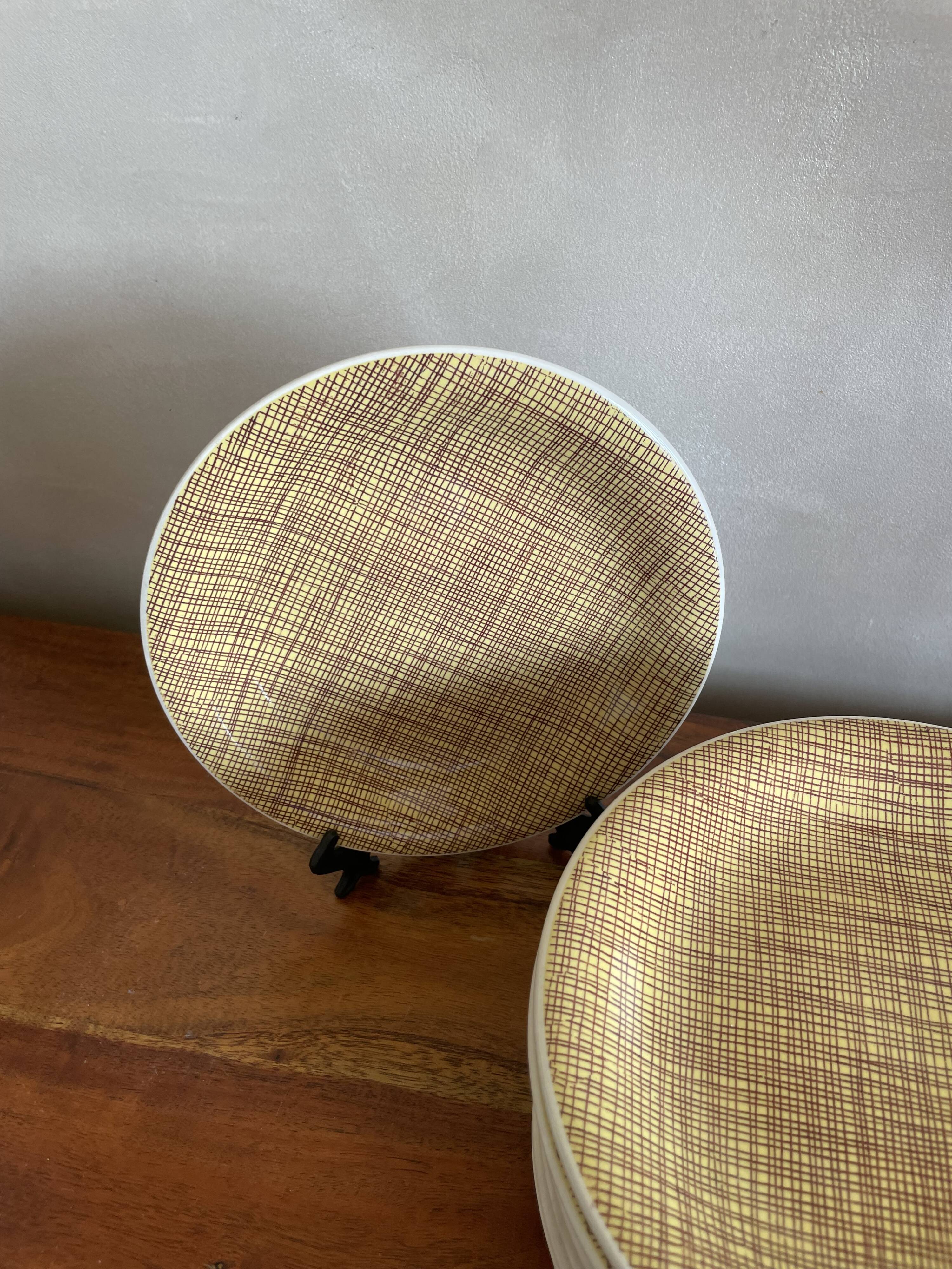 12 Villeroy and Boch Bern dessert plates