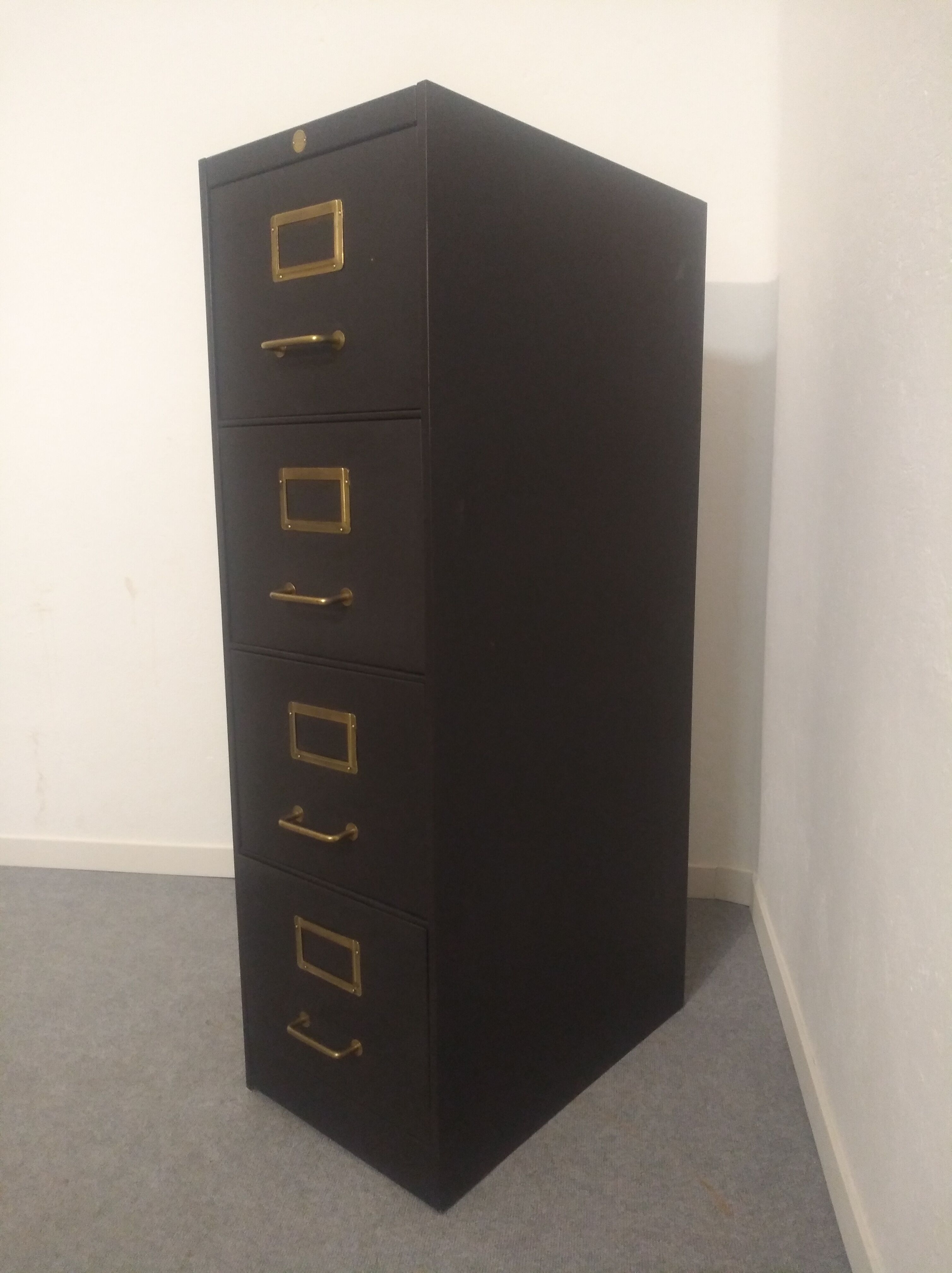 Metal furniture with Ronéo drawers