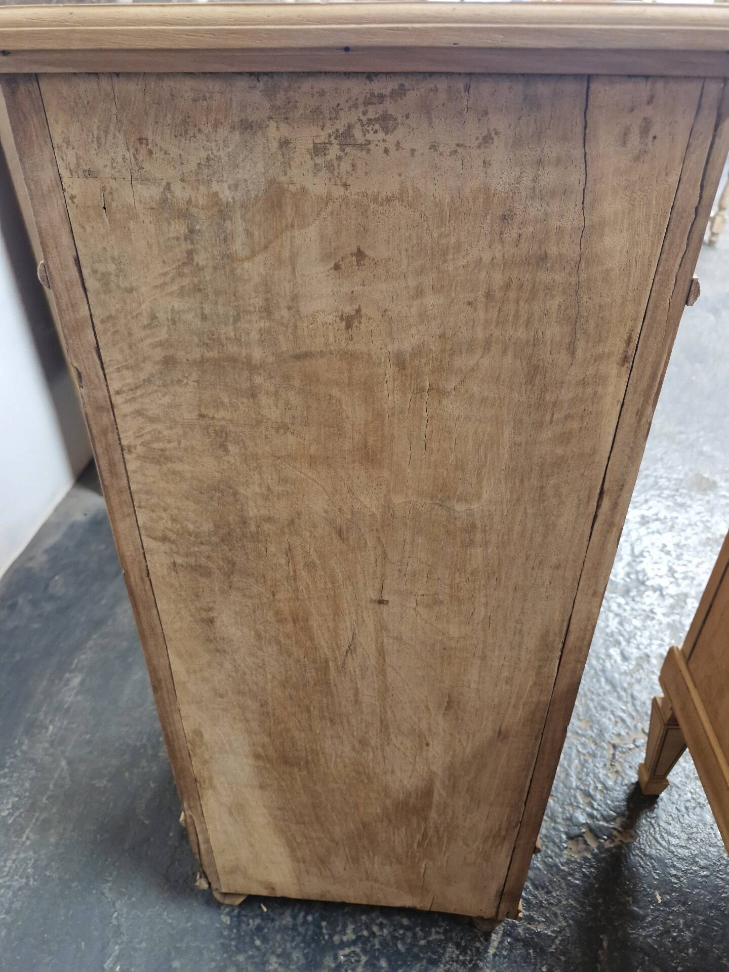 Chiffonier en bois aerogommer
