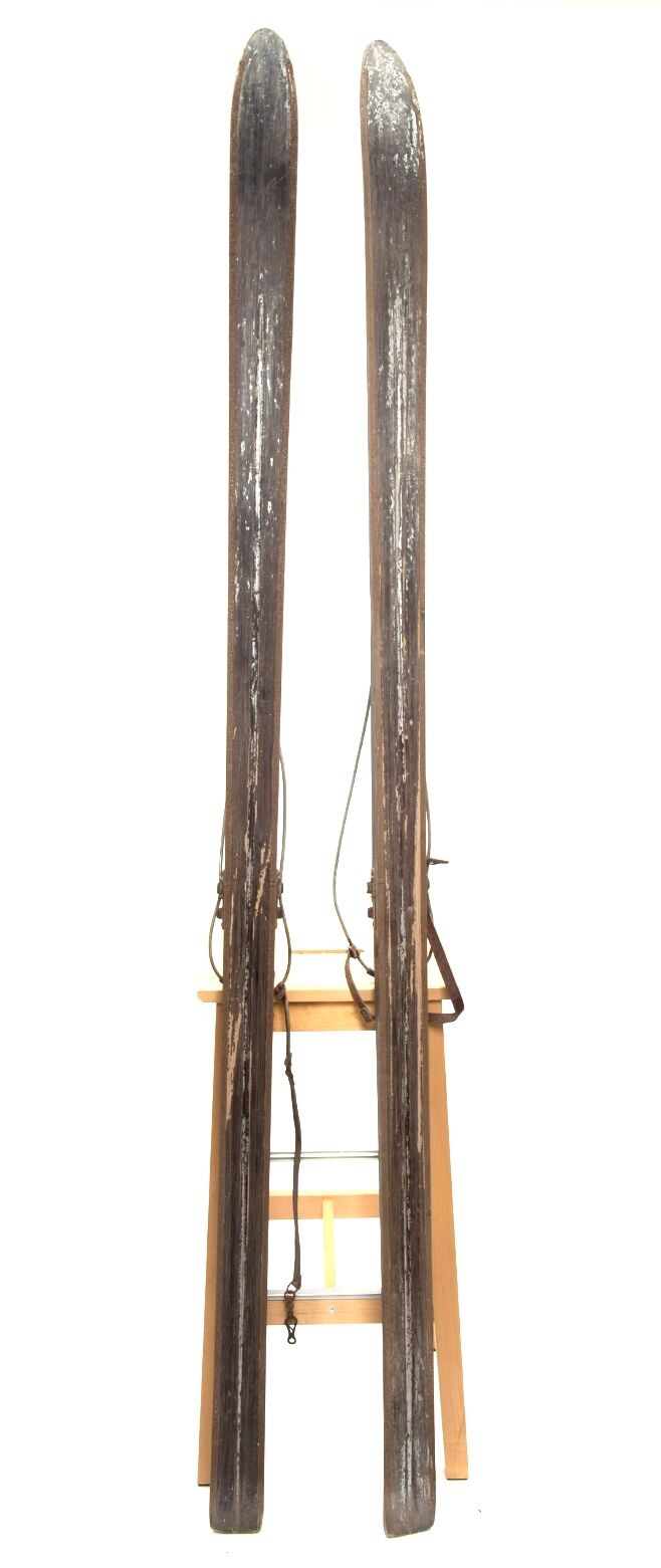 Paire de ski vintage en bois année 40