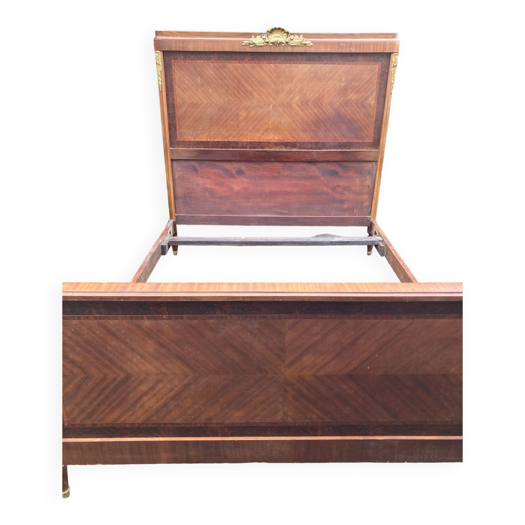 1926 tuya and mahogany bed