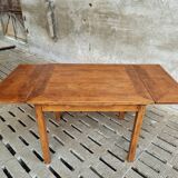 Dining table extendable