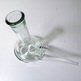 Ancienne carafe à vin en verre