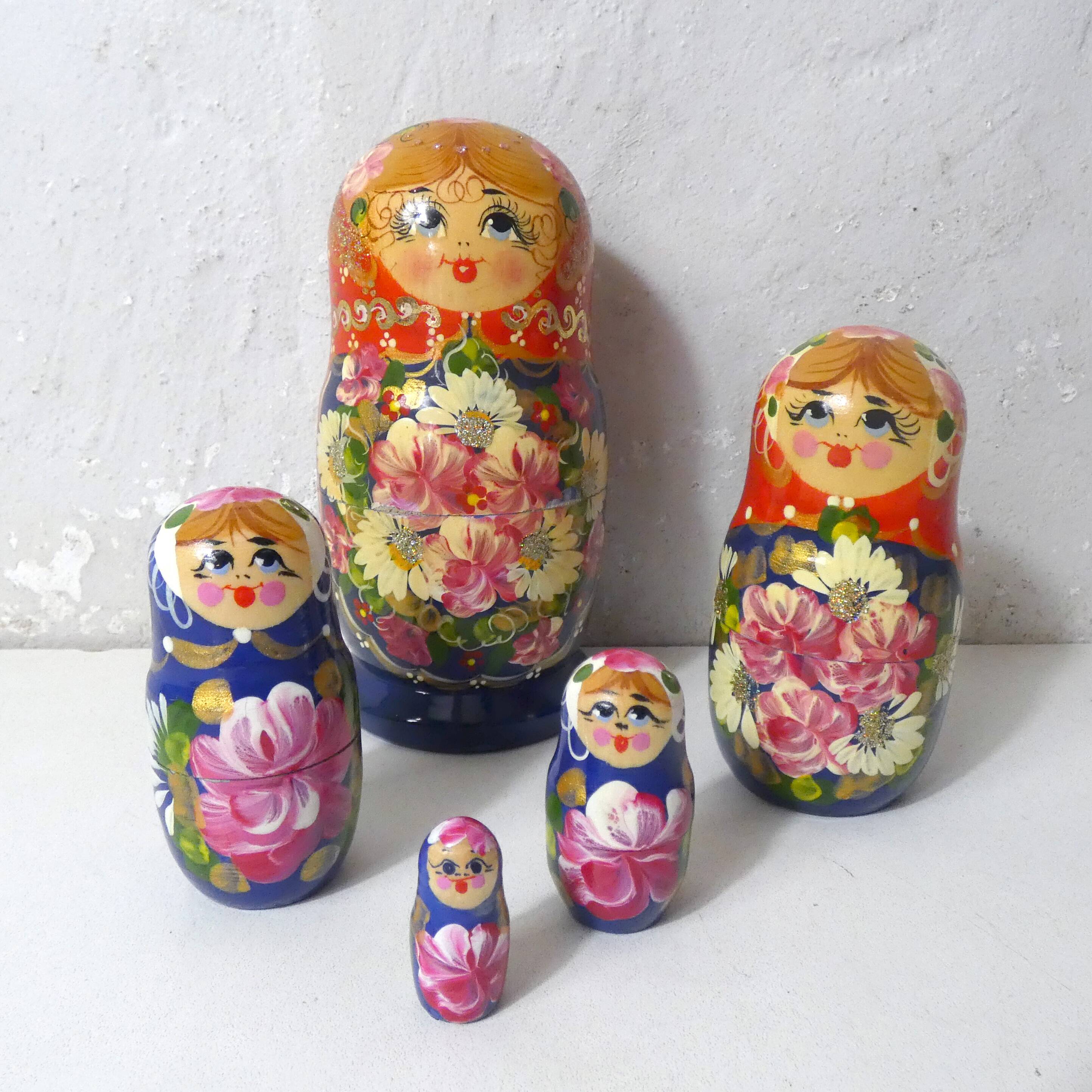 Vintage Russian Dolls Folk Art Matryoshka Complete