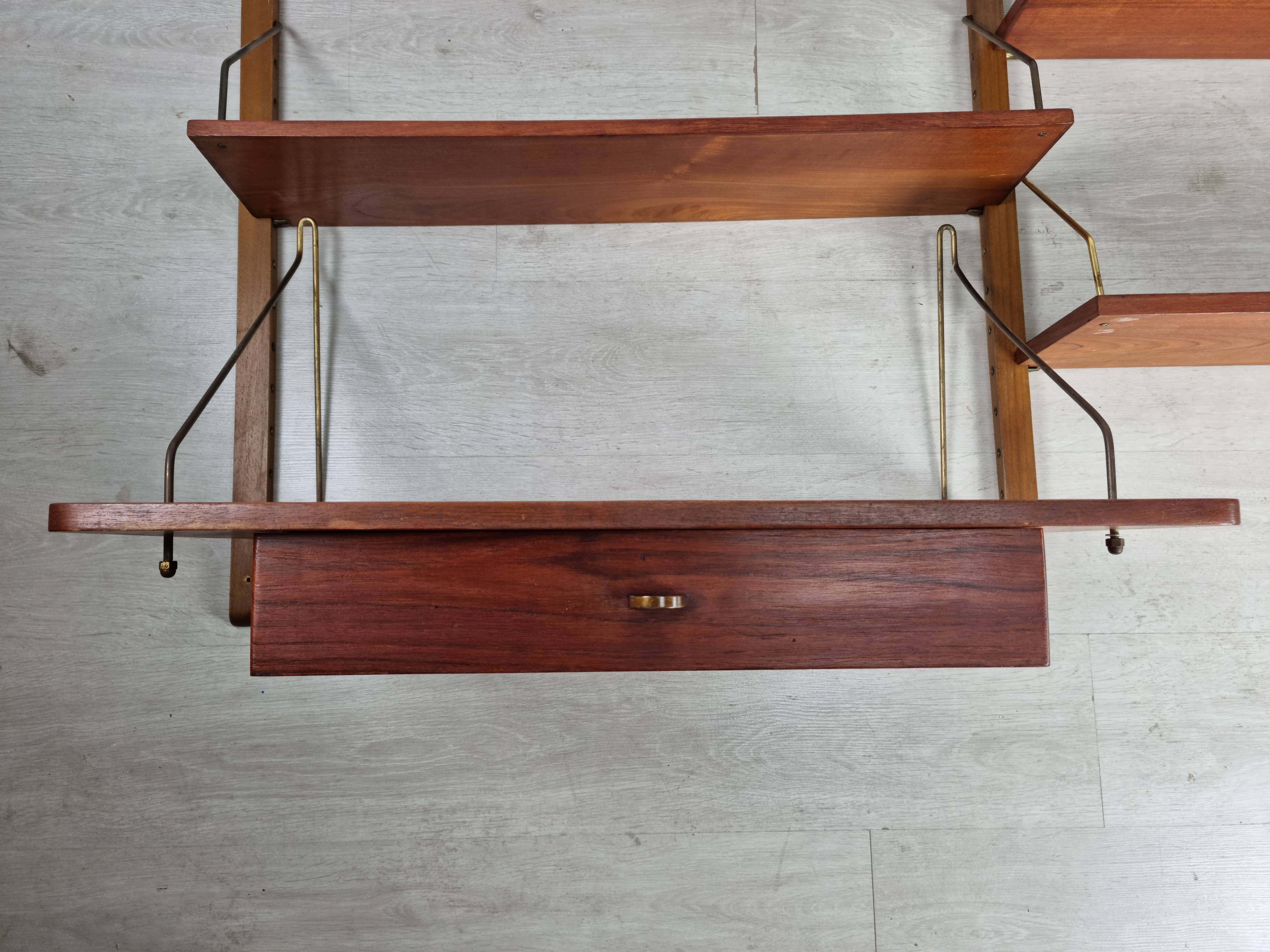 Wall shelf Royal cadovius poul system