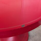 Table vintage en tulipe rouge par Meblo Yougoslavie / Table à piédestal