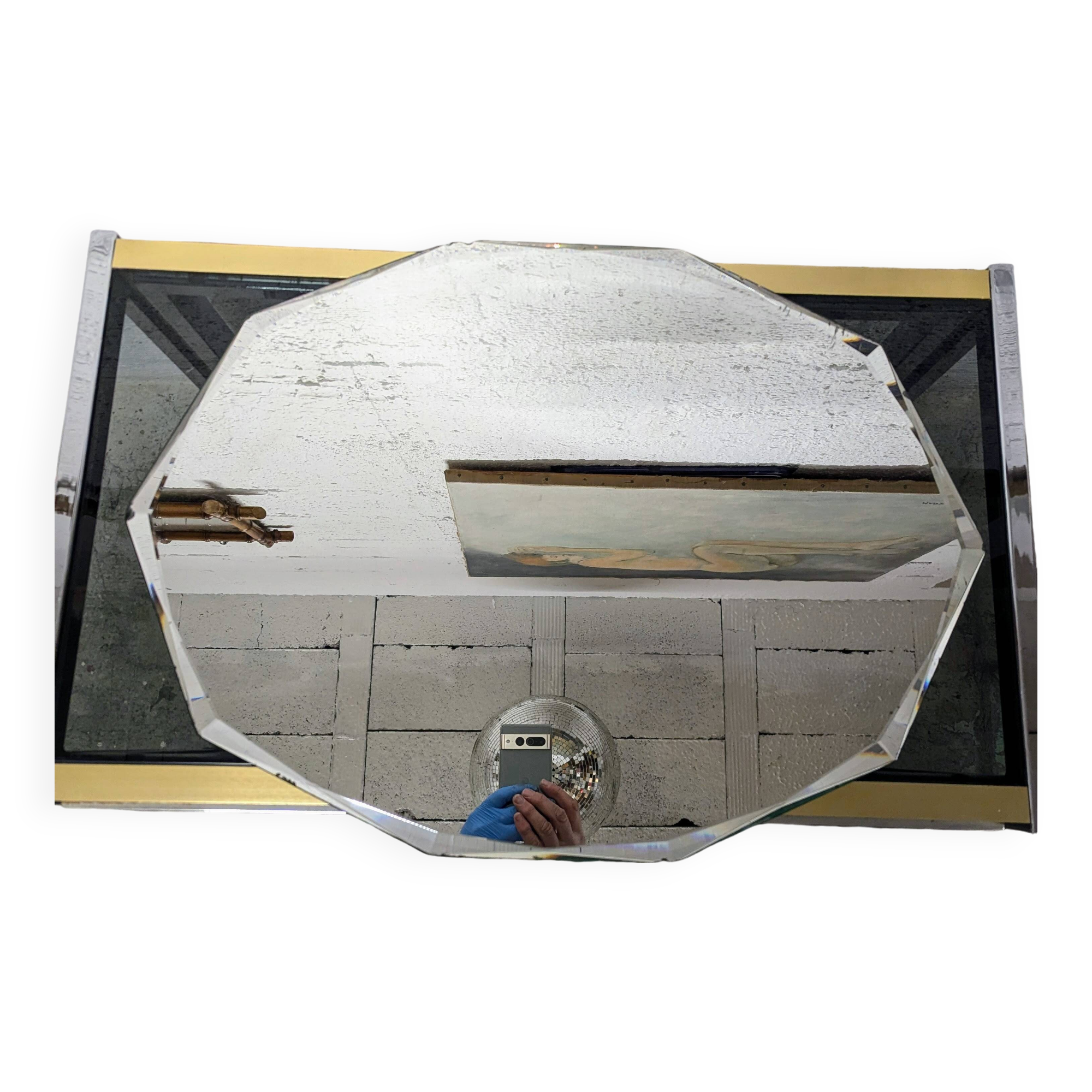 Decagonal beveled mirror