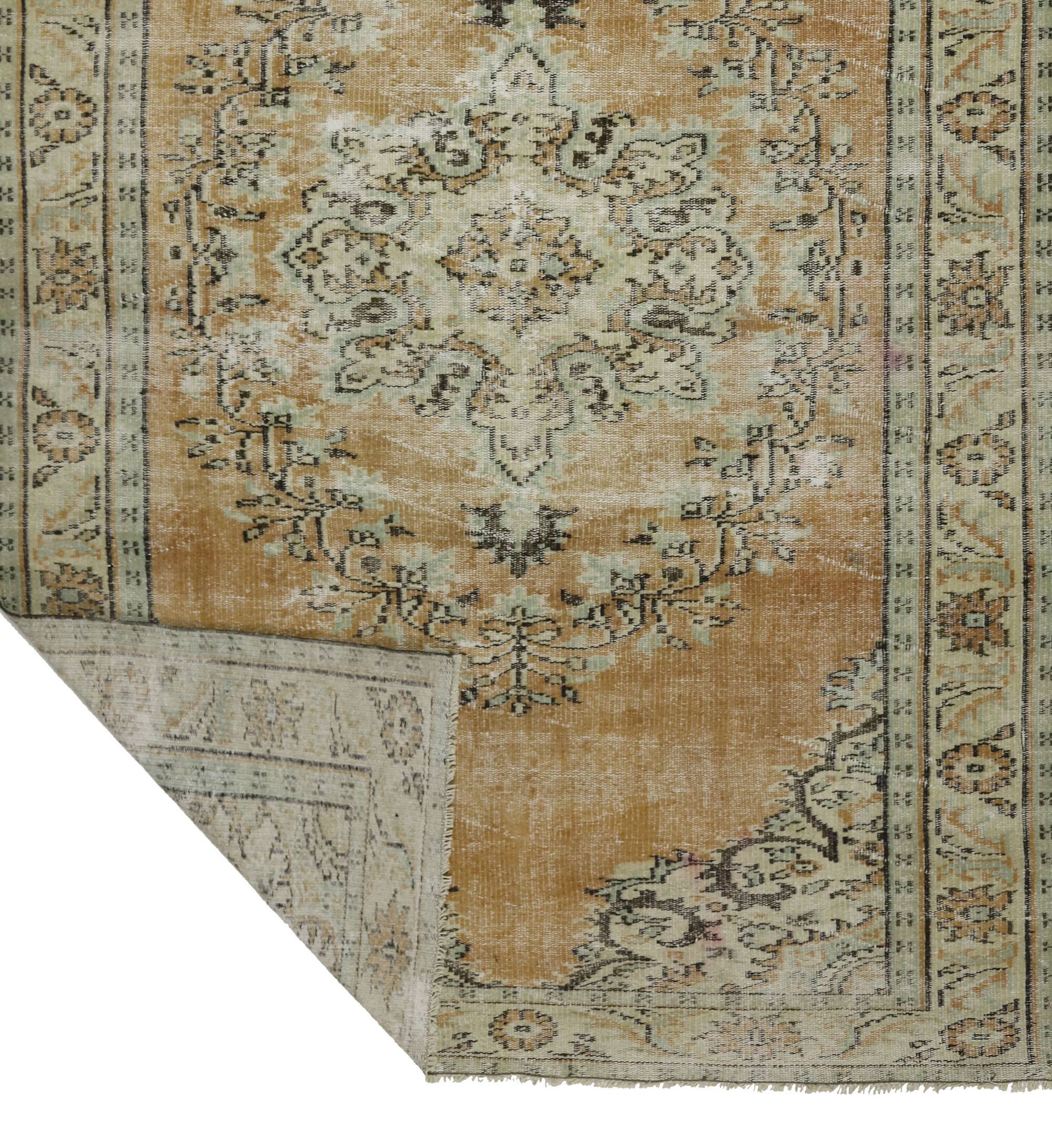 One-of-a-Kind Turkish Handwoven Vintage Rug - Timeless Vintage Elegance 271 x 170 cm