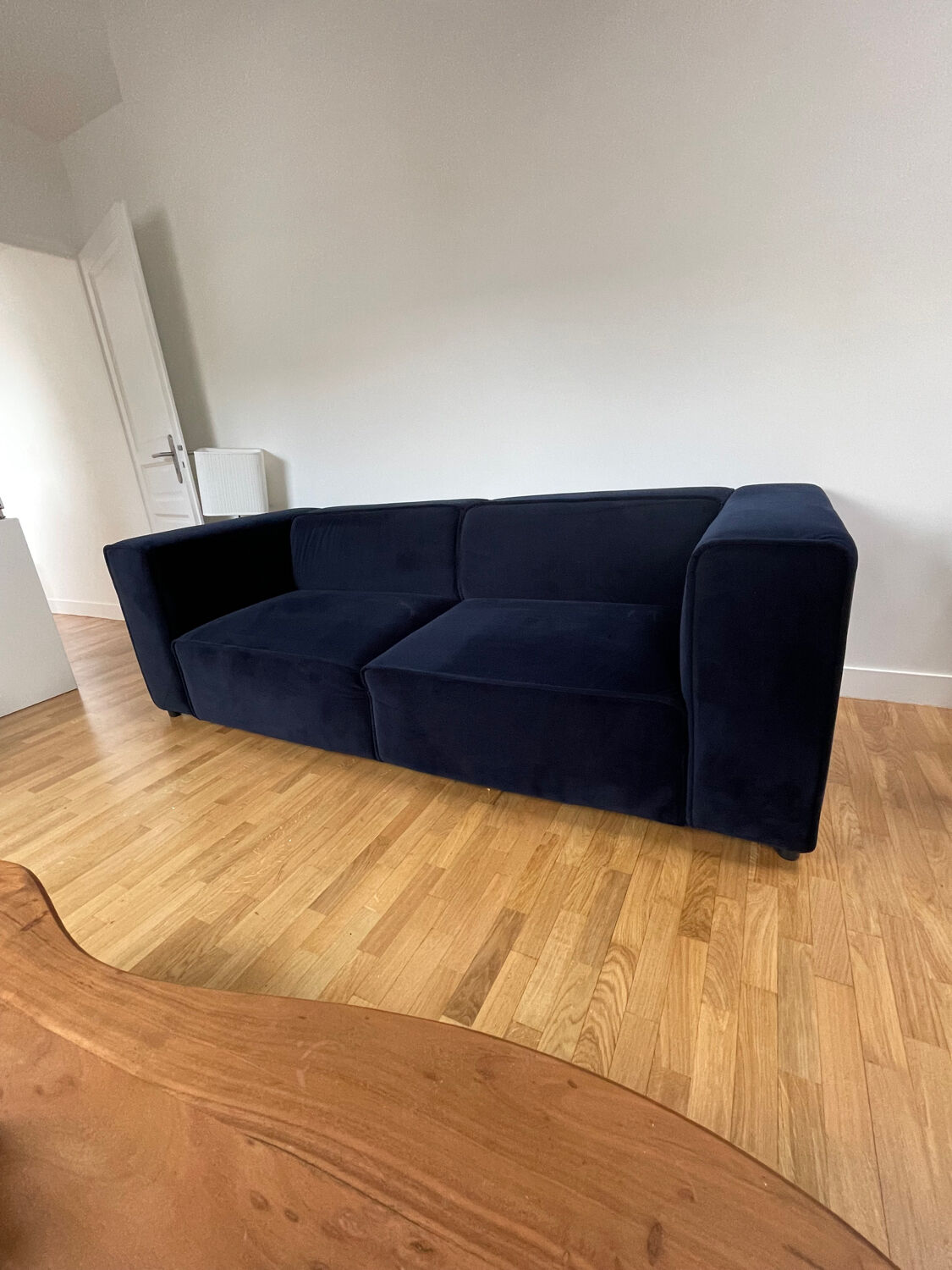 Navy velvet sofa Carmo by Bo Concept