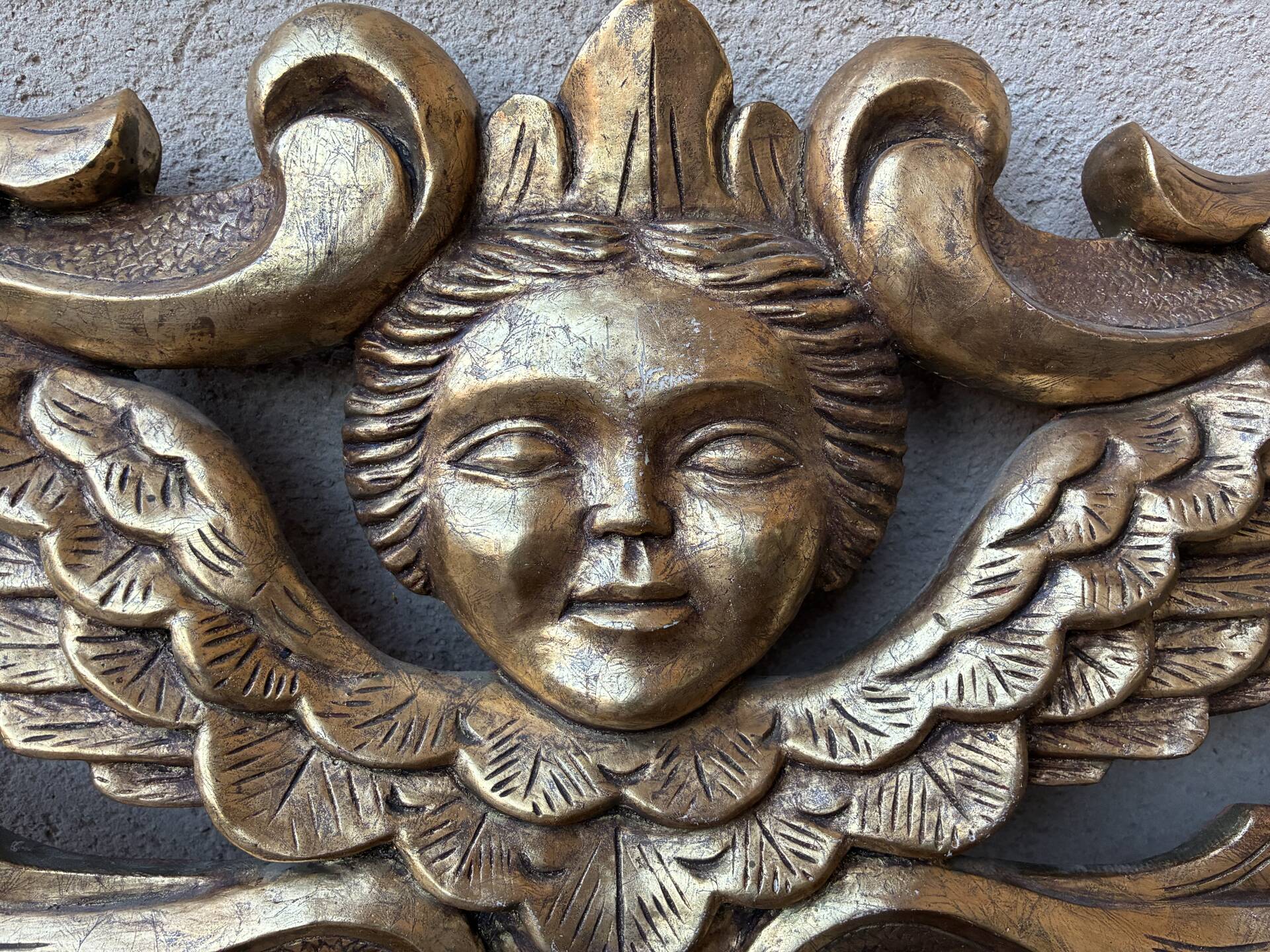 Bas relief italien chérubin