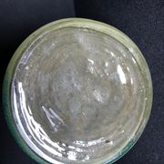 1435 Discreet brand with heel to decipher vase