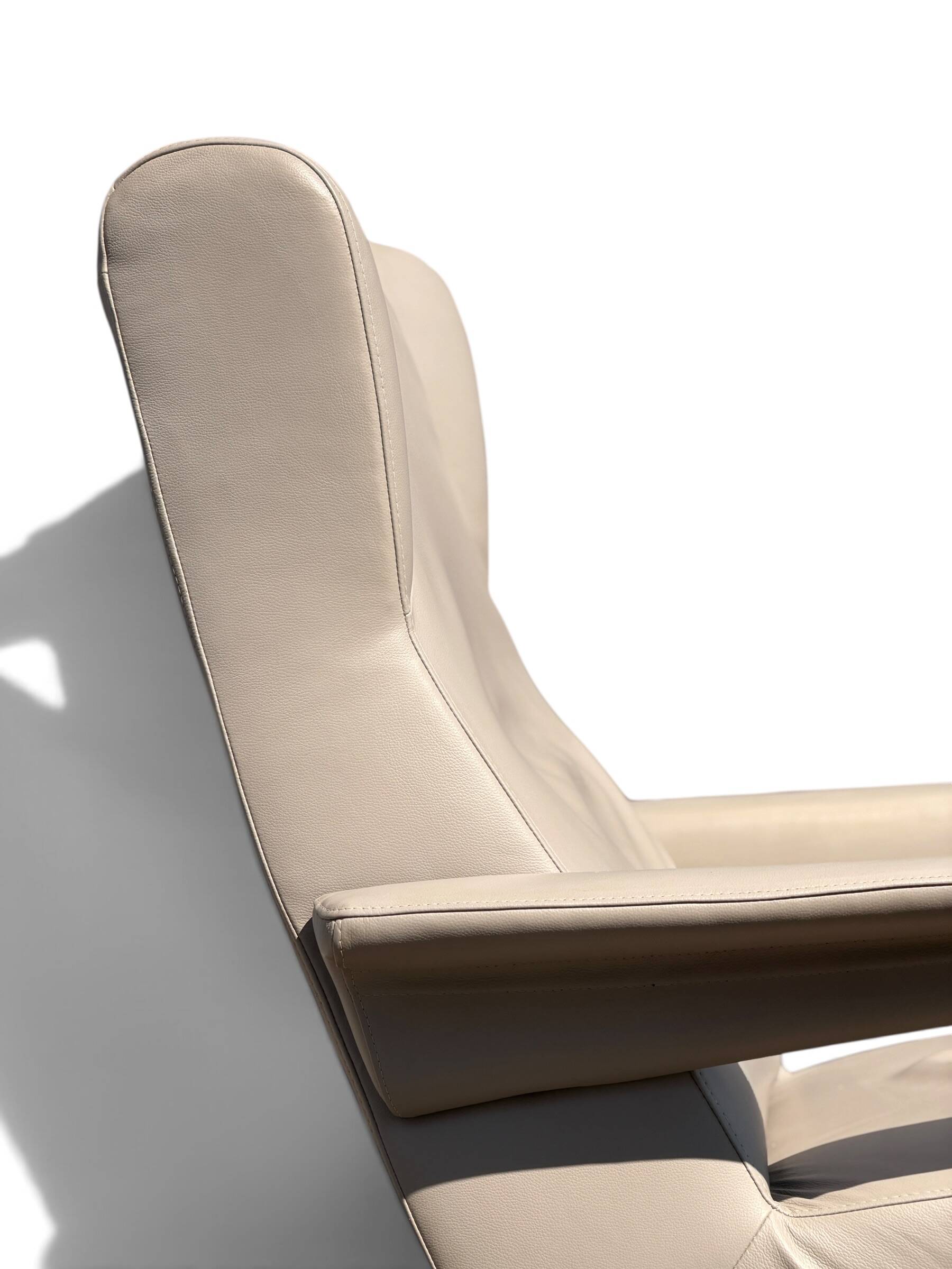Archi armchair in beige leather by Pierre Paulin - Ligne Roset Edition