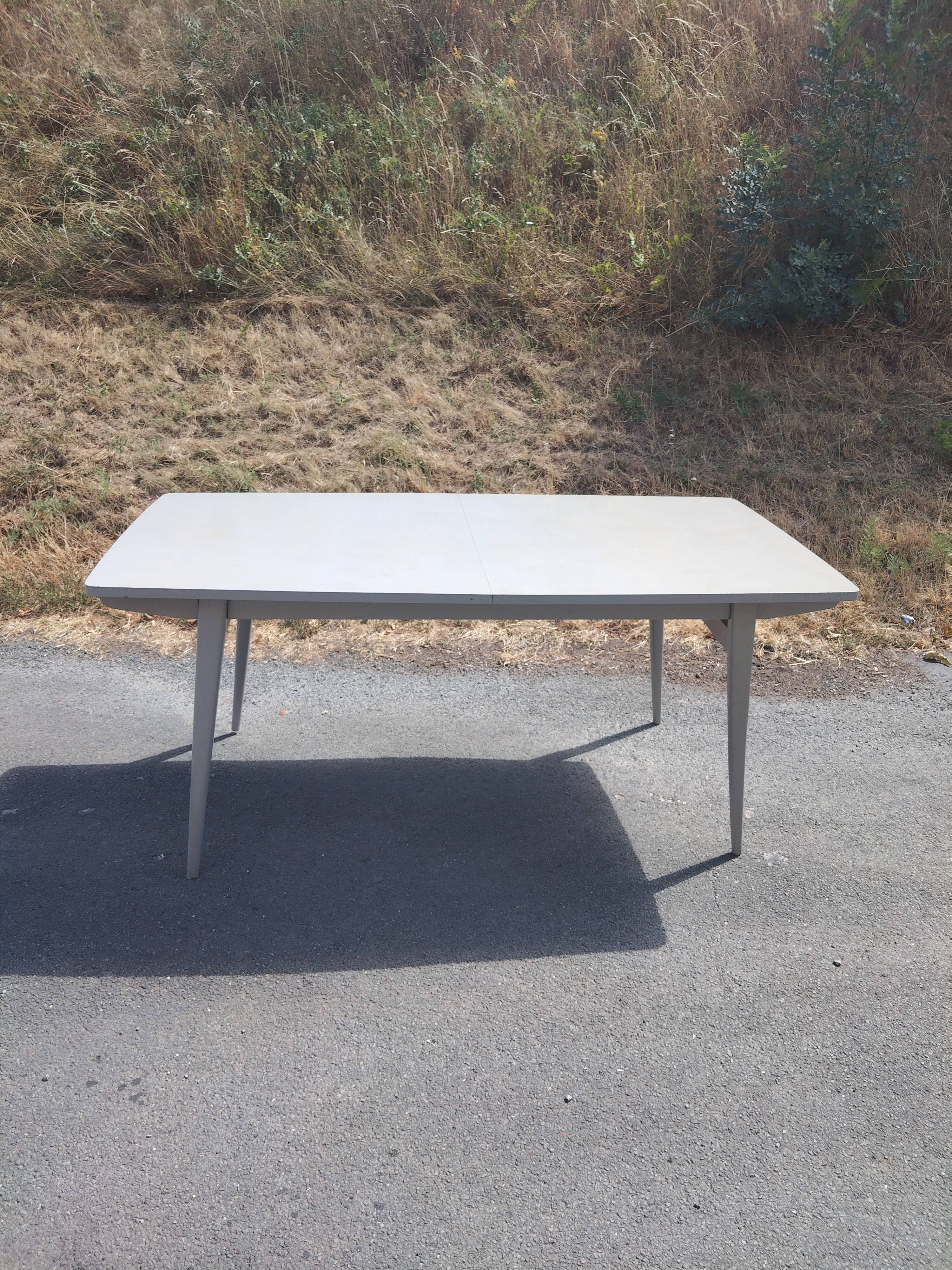 Large vintage extendable dining table – splayed legs