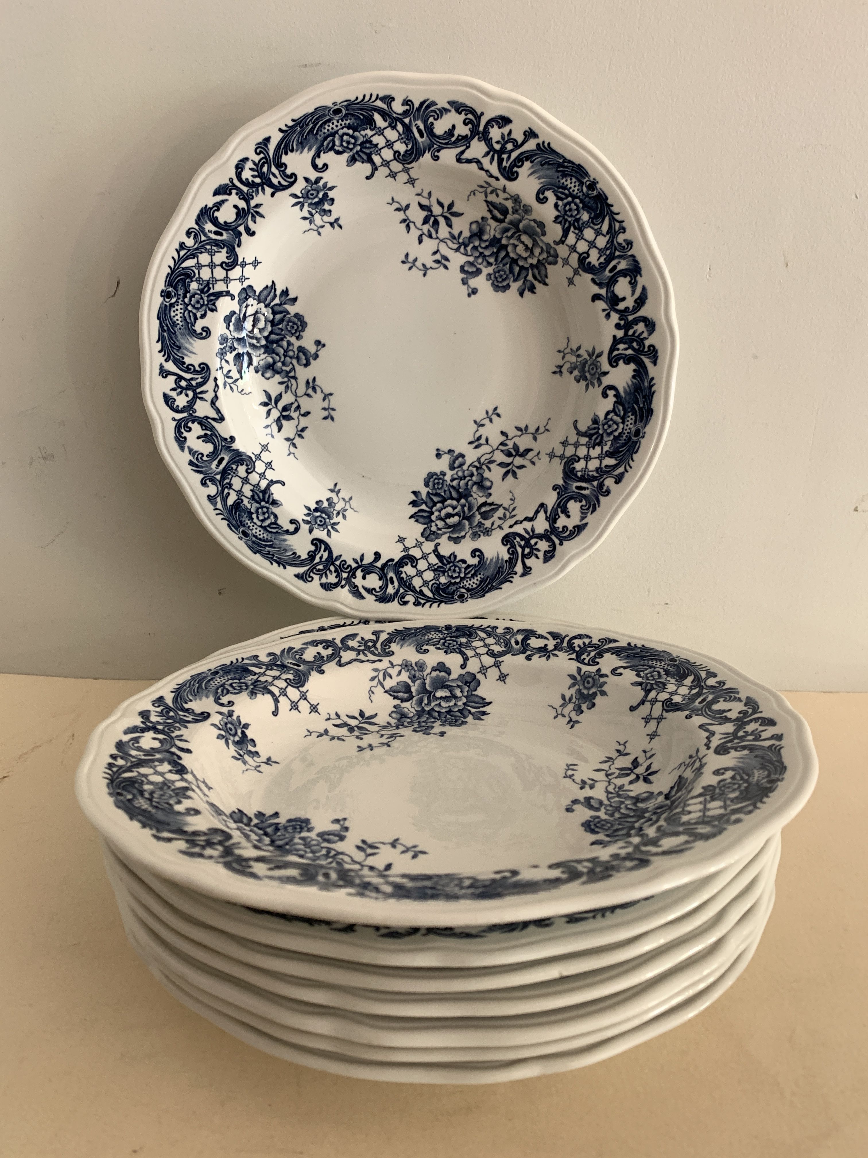 8 hollow plates Villeroy and Boch, Valeria model in vitro porcelain