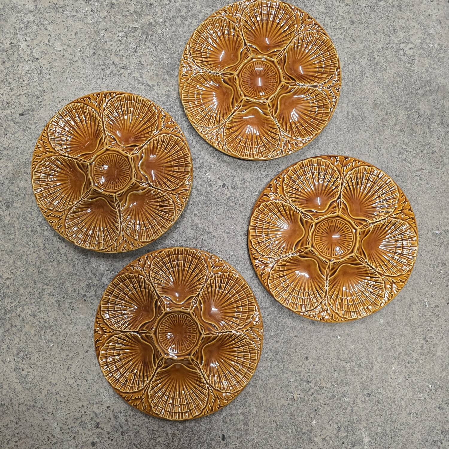 Set of 4 vintage Sicla Portugal oyster plates in earthenware