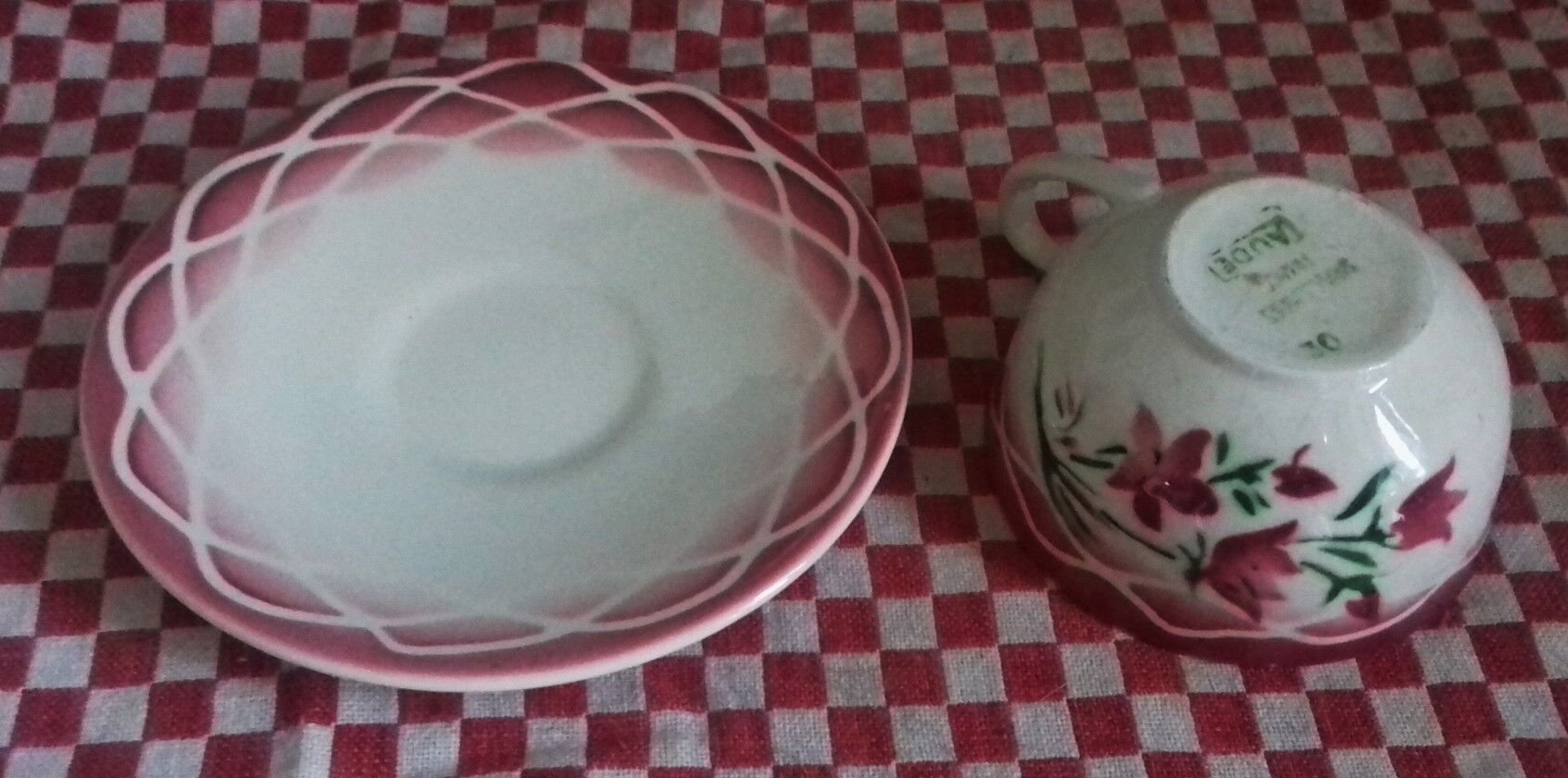 Duo cups and saucers Digoin Sarreguemines, Cannes and Aude model