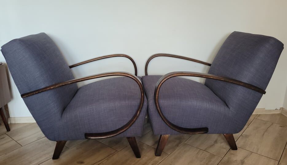 A pair of armchairs, design by J. Halabala, Czechoslovakia, 1930s.
