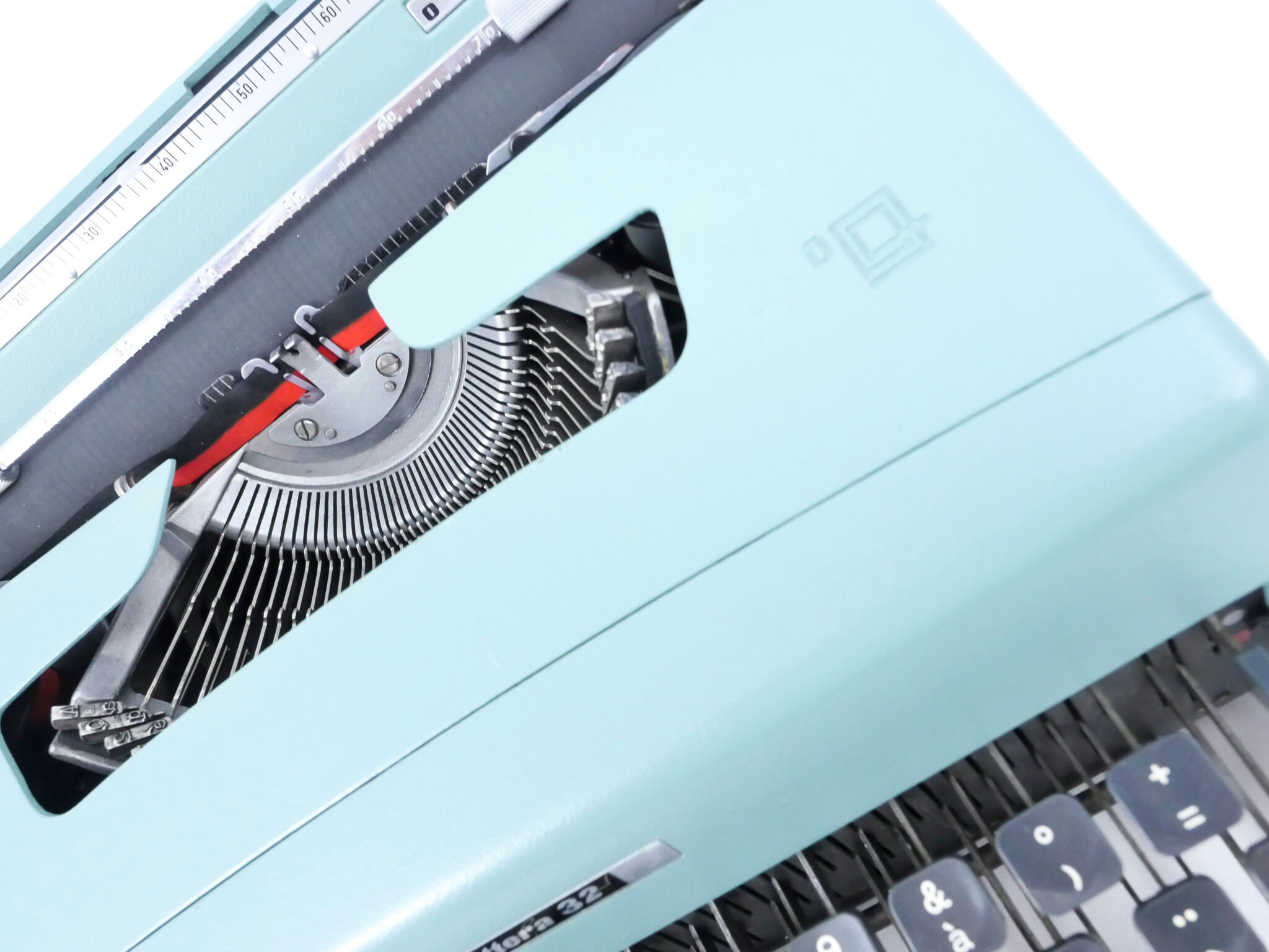 Olivetti Lettera 32 typewriter revised