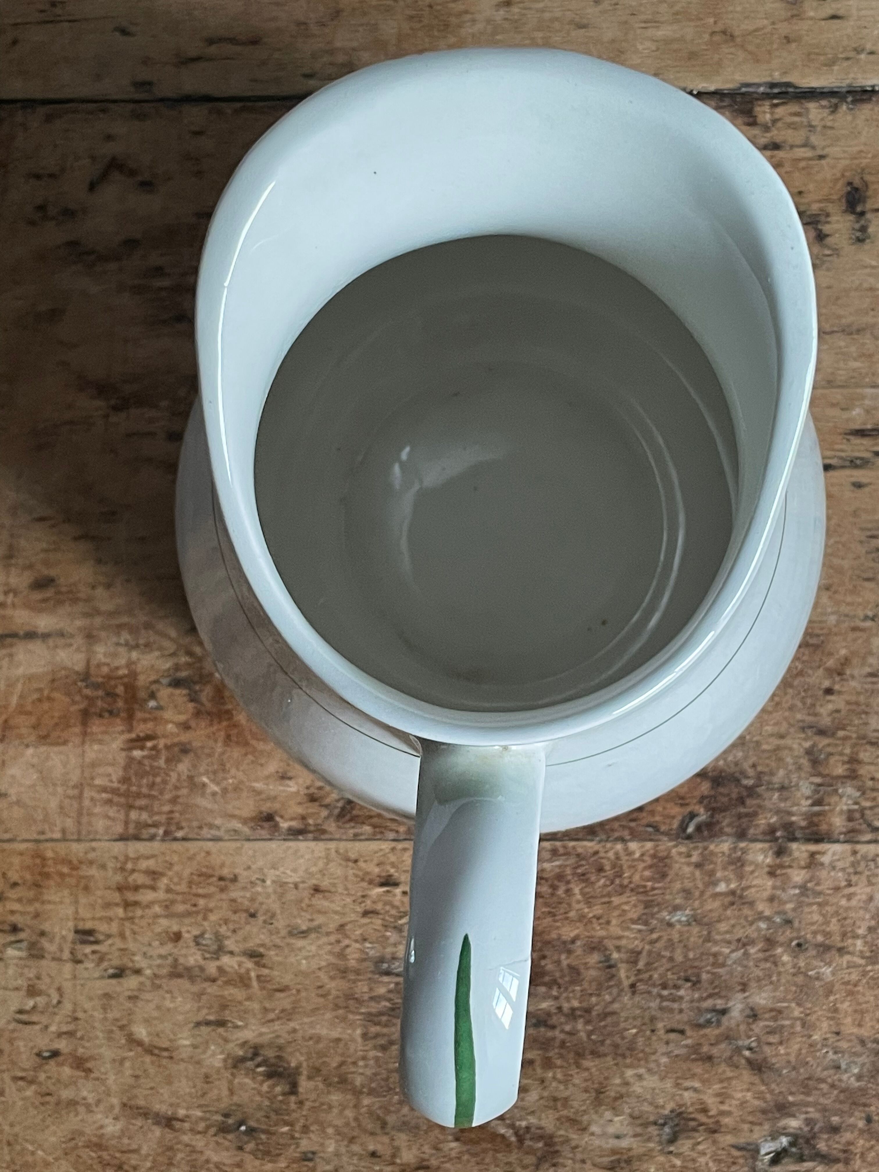 Milk pot