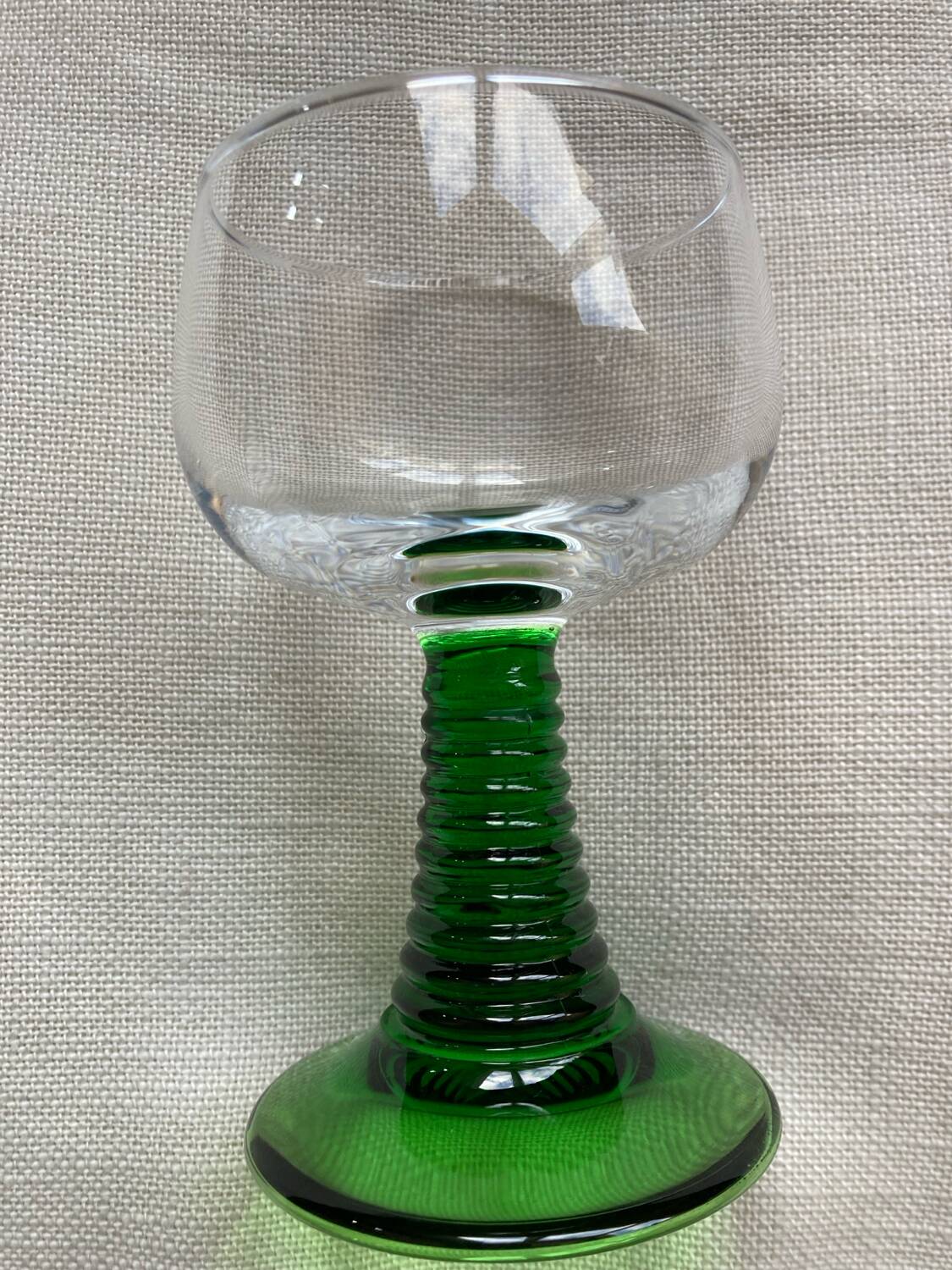 Verres à vin blanc Roemer pied vert