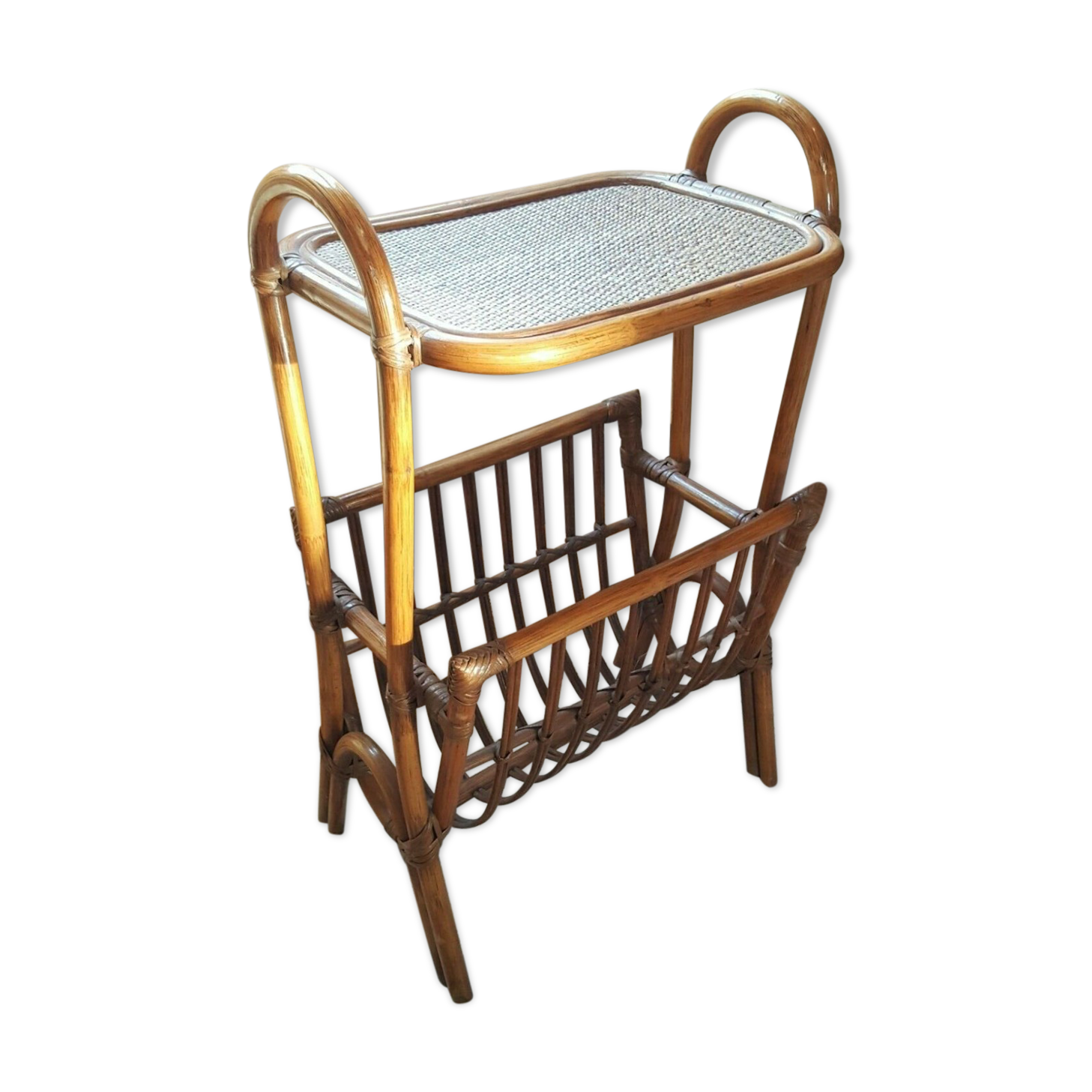 Wicker rattan magazine with tablet