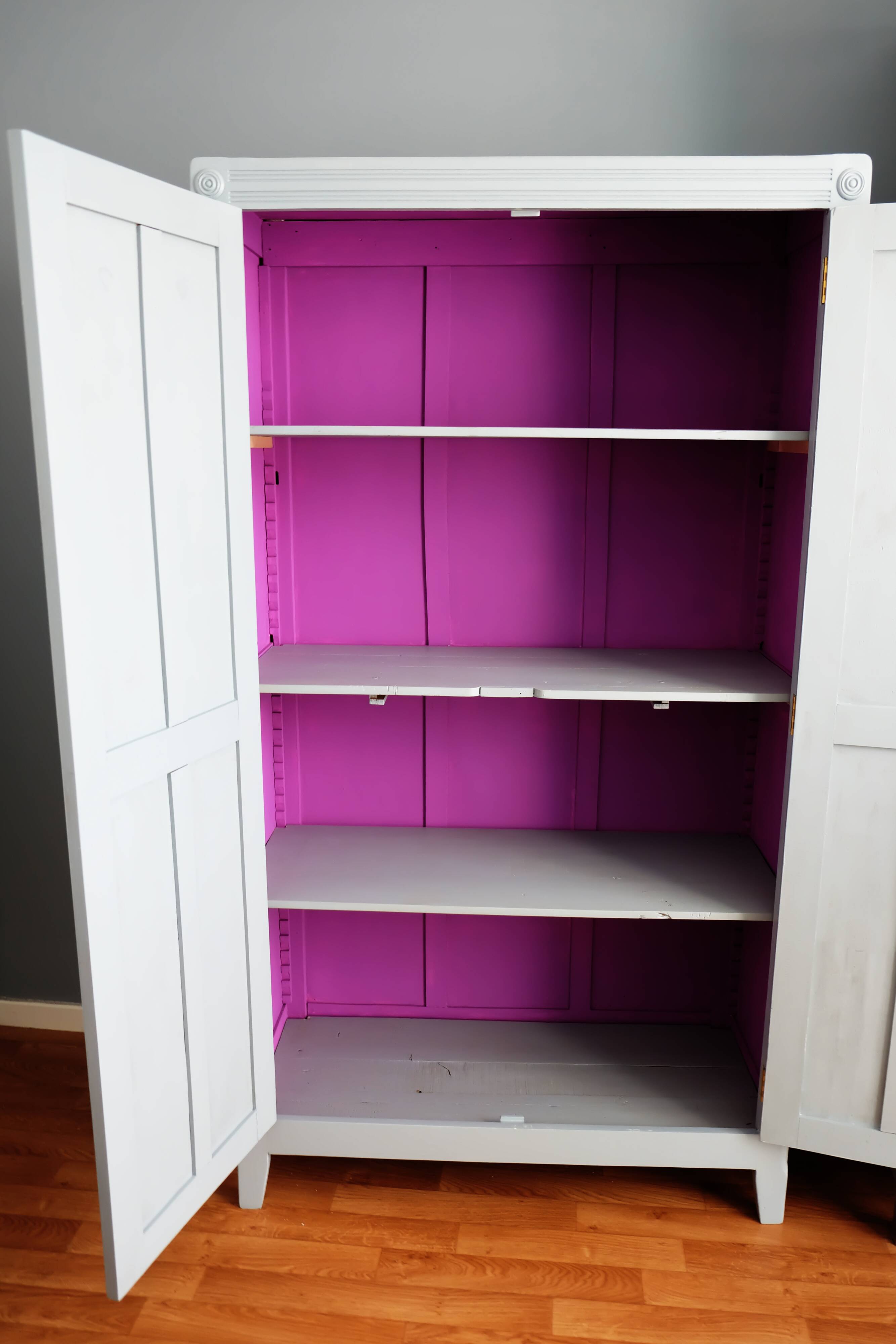 Armoire parisienne vintage