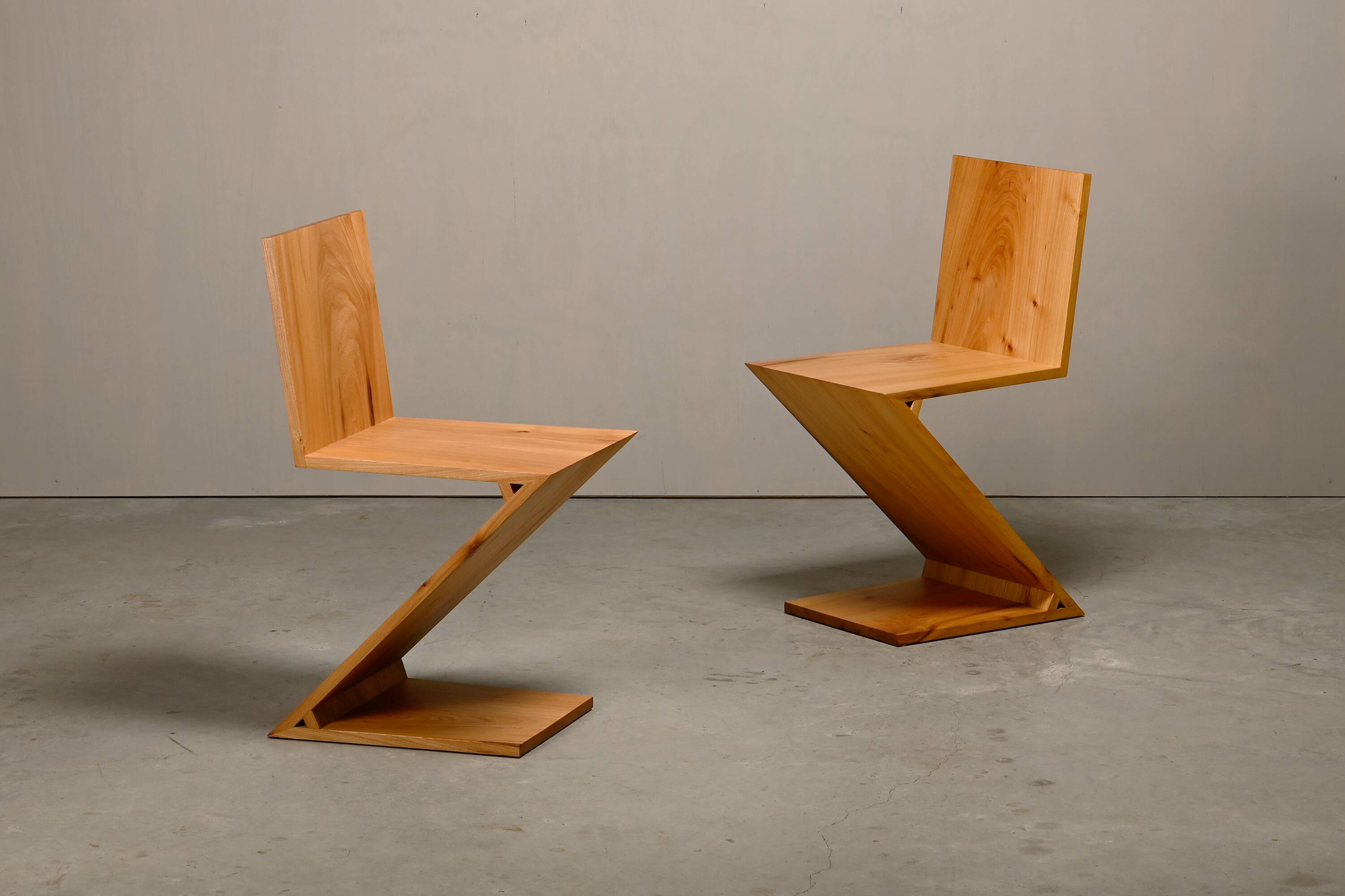 Zig Zag Chair after Gerrit Rietveld in solid Pine