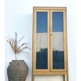 Pharmacy display cabinet