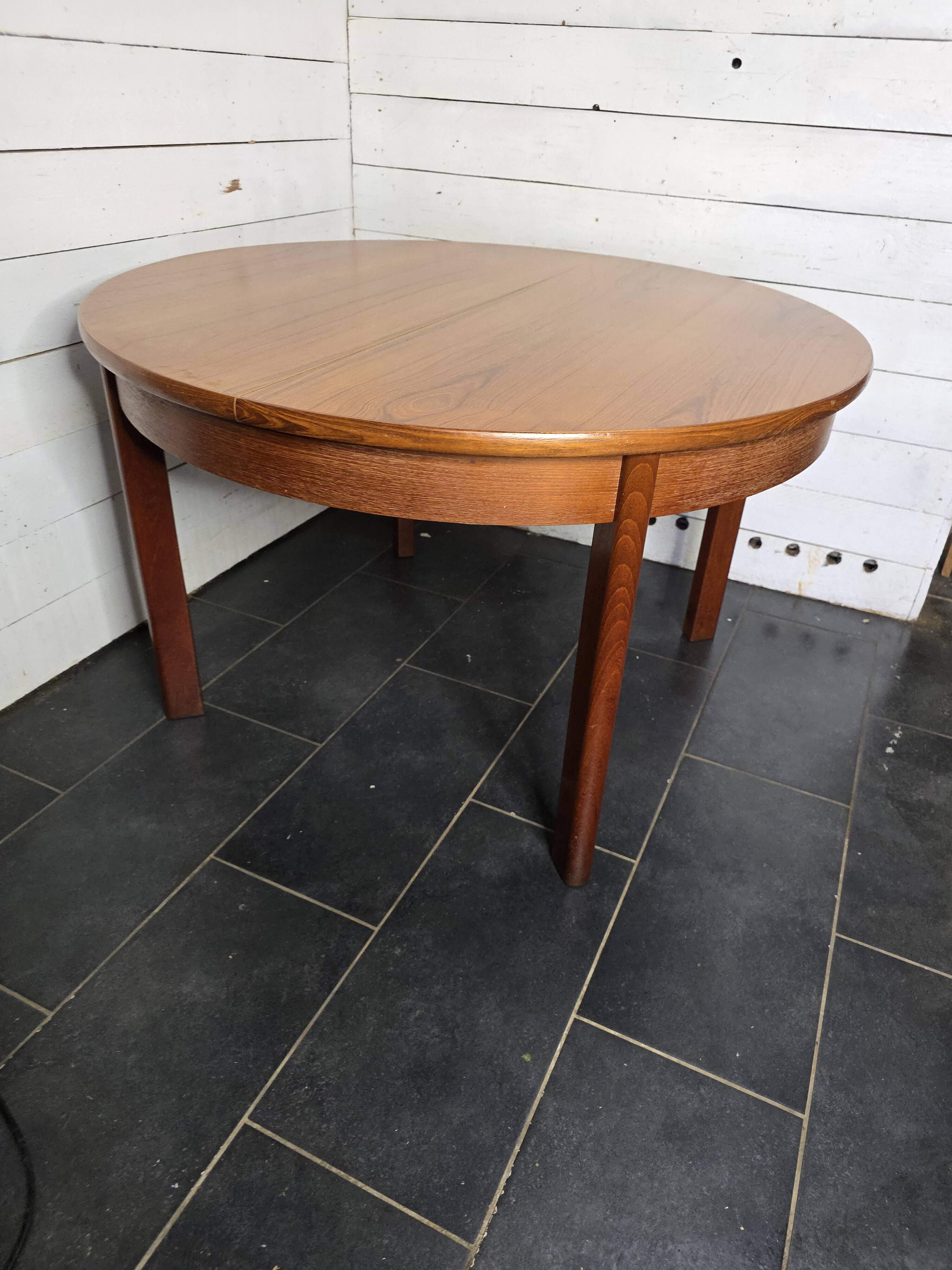 Vintage 60s extendable round teak table
