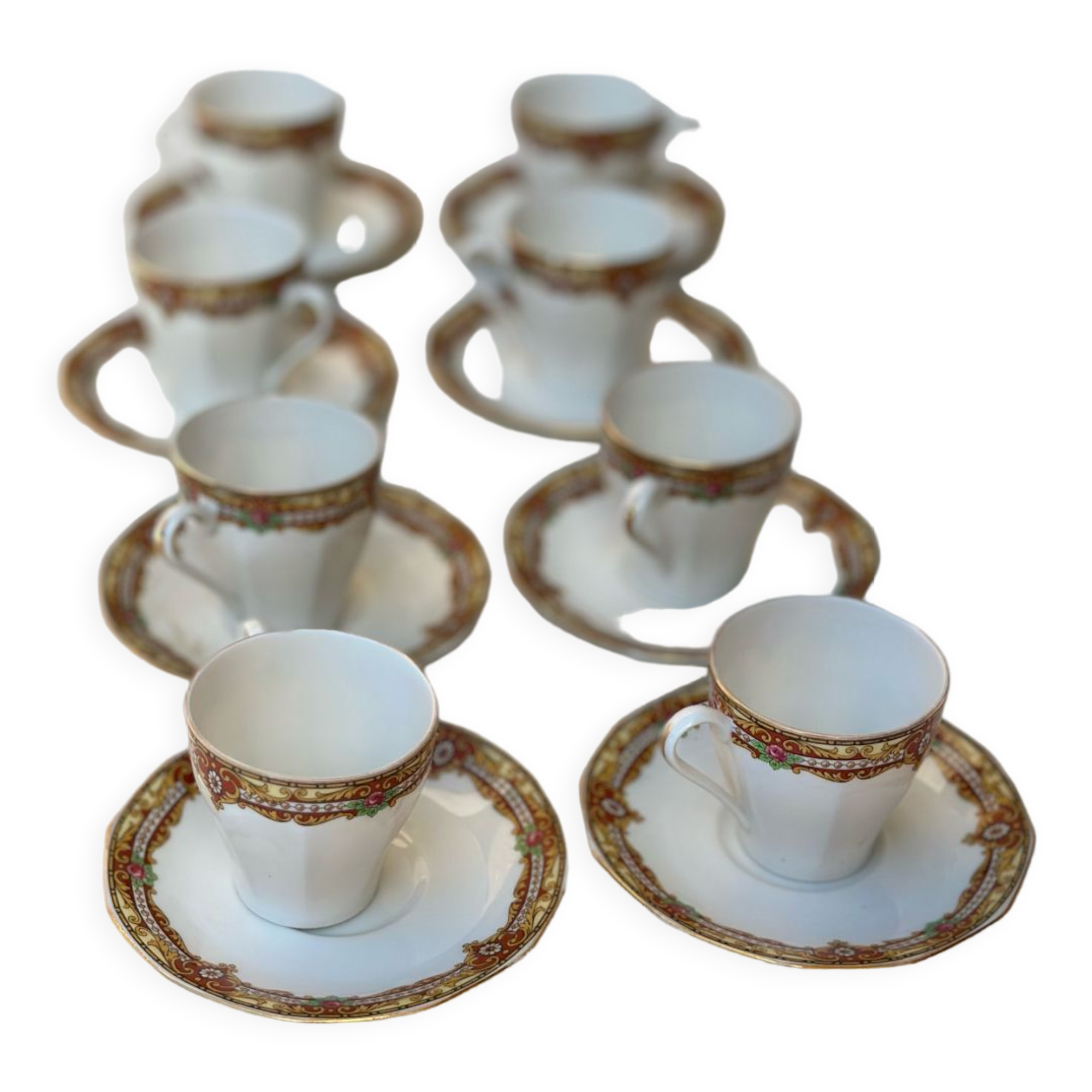 Service de 16 pièces composé de 8 tasses et 8 sous-tasses