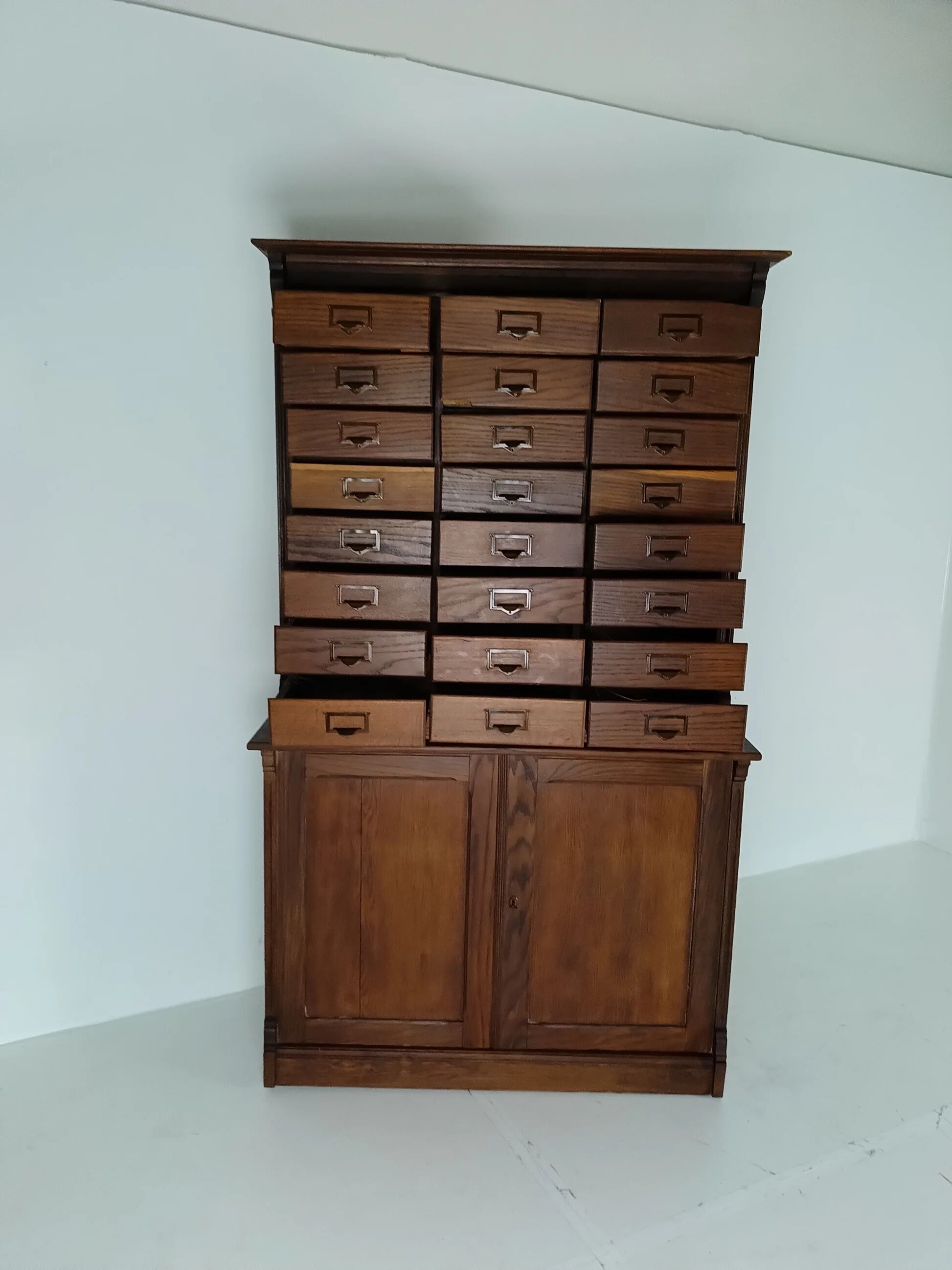 Cabinet de notaire ancien