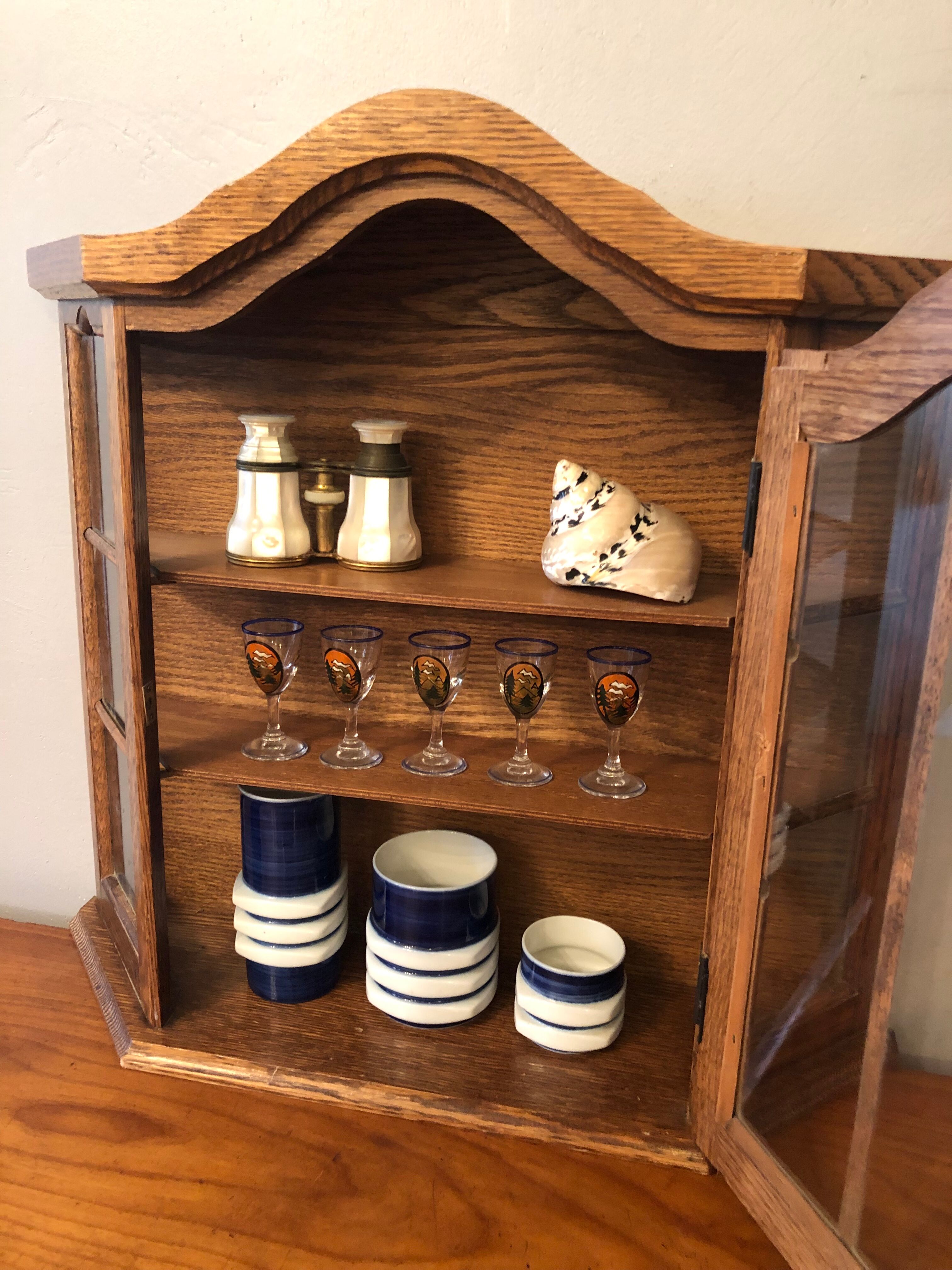 Display case to be installed or hung