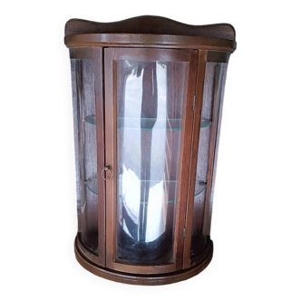 Rounded wall display case