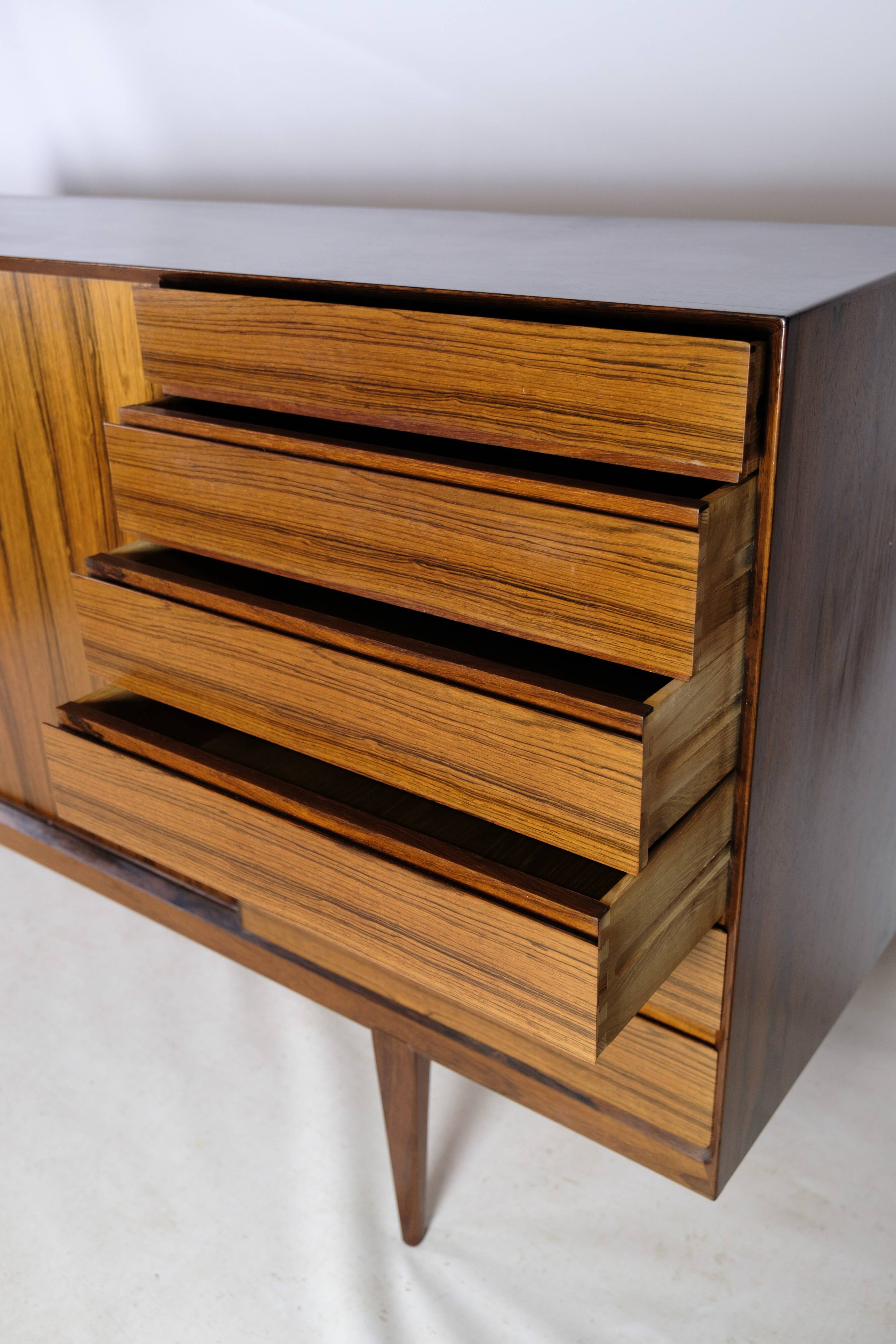 Buffet en palissandre par henry r. hansen